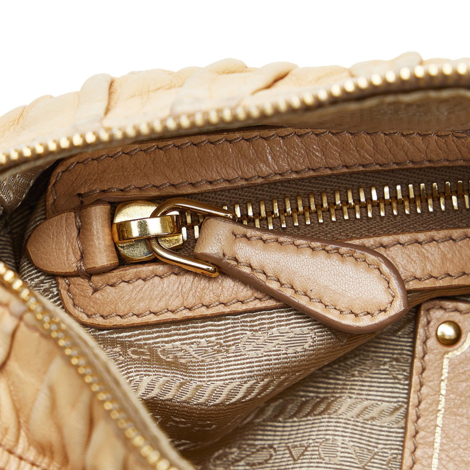 Prada Nappa Gaufre Chain Shoulder Bag (SHG-tjjCqR)