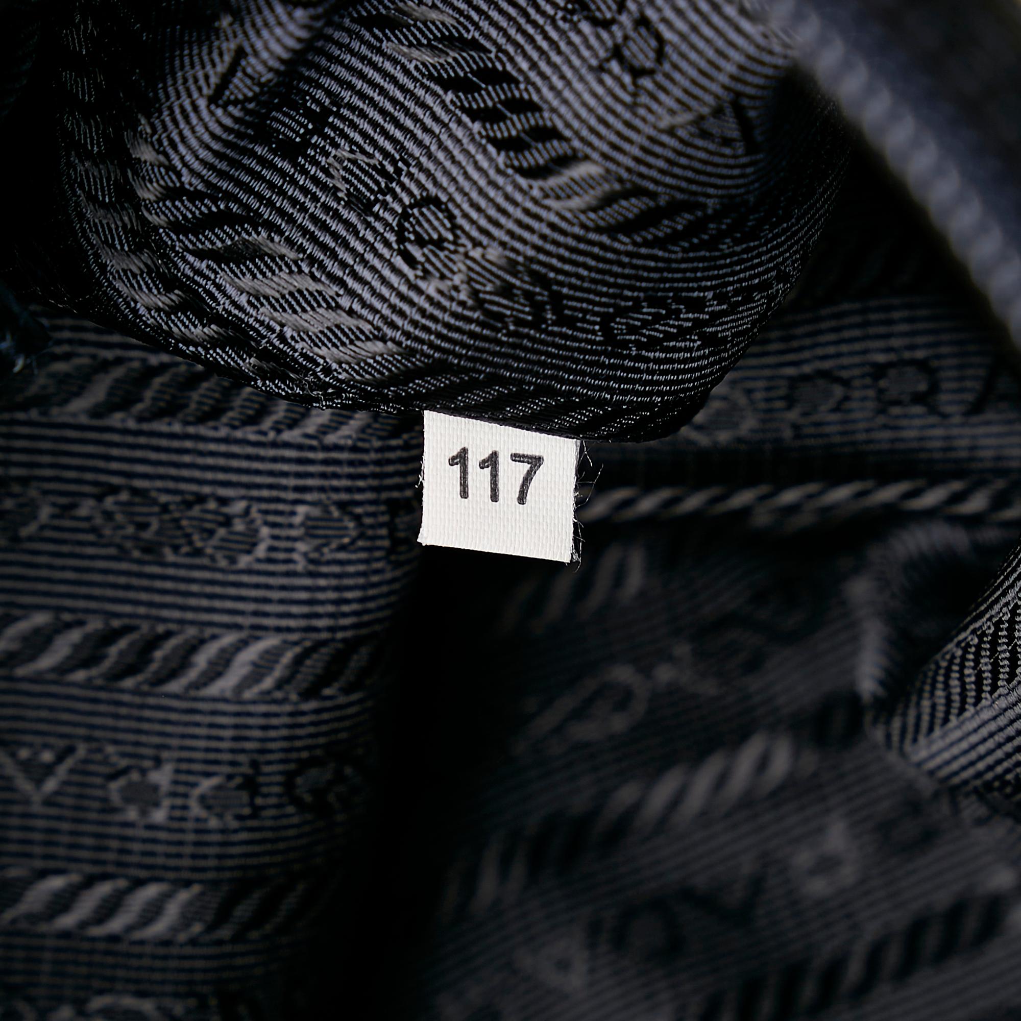 Prada Nylon Tote (SHG-36639)