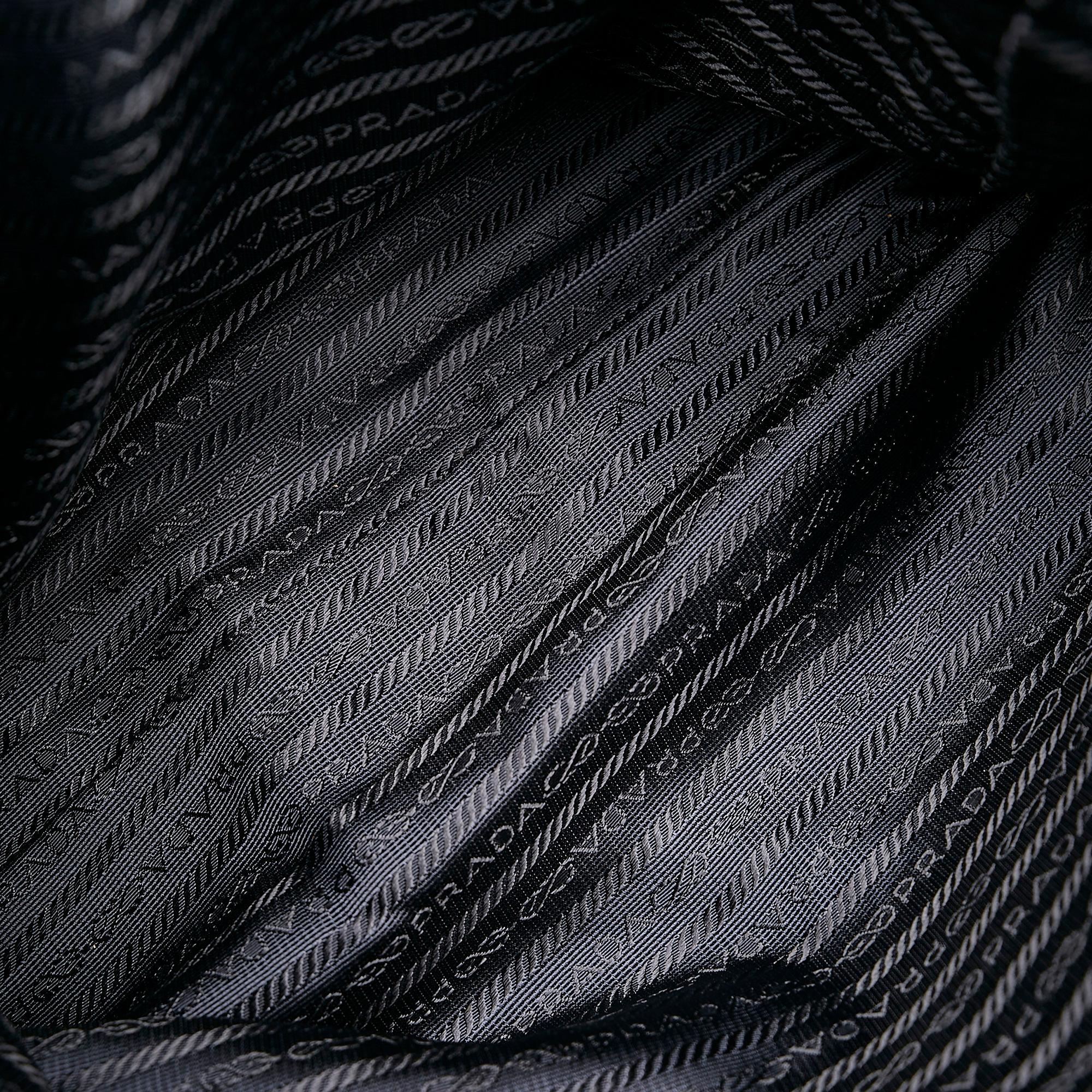 Prada Nylon Tote (SHG-36639)