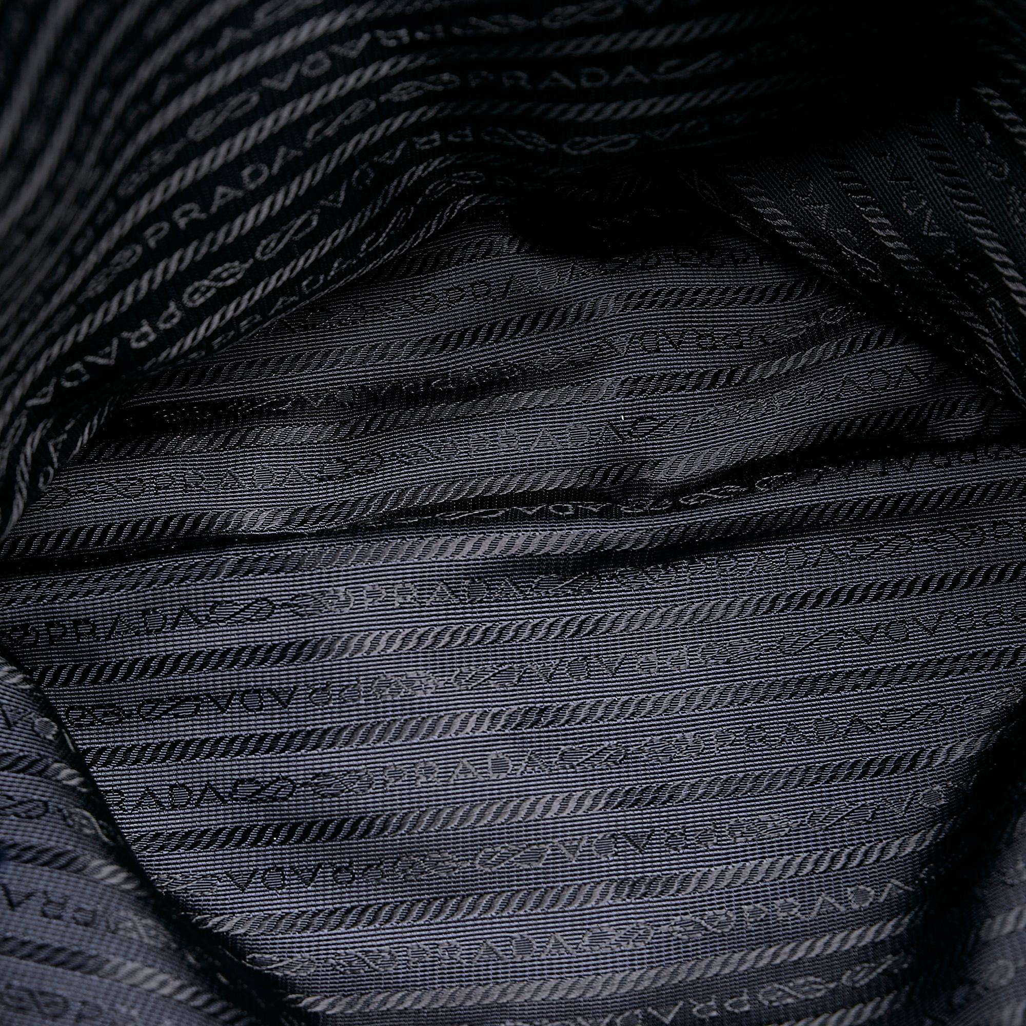 Prada Nylon Tote (SHG-36639)