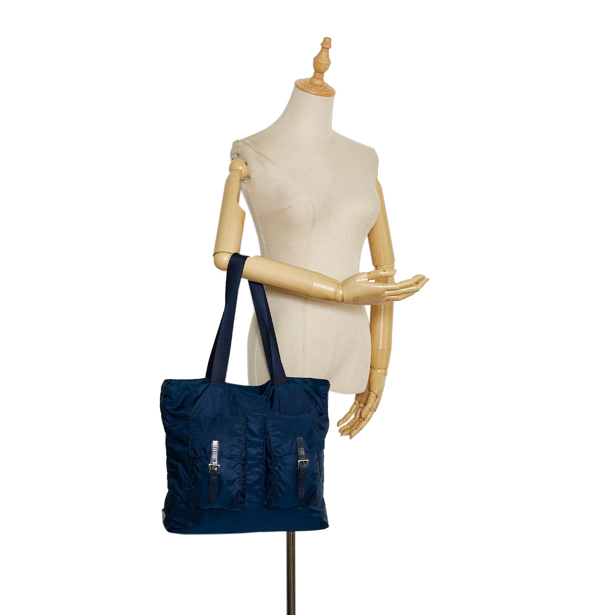 Prada Nylon Tote (SHG-36639)