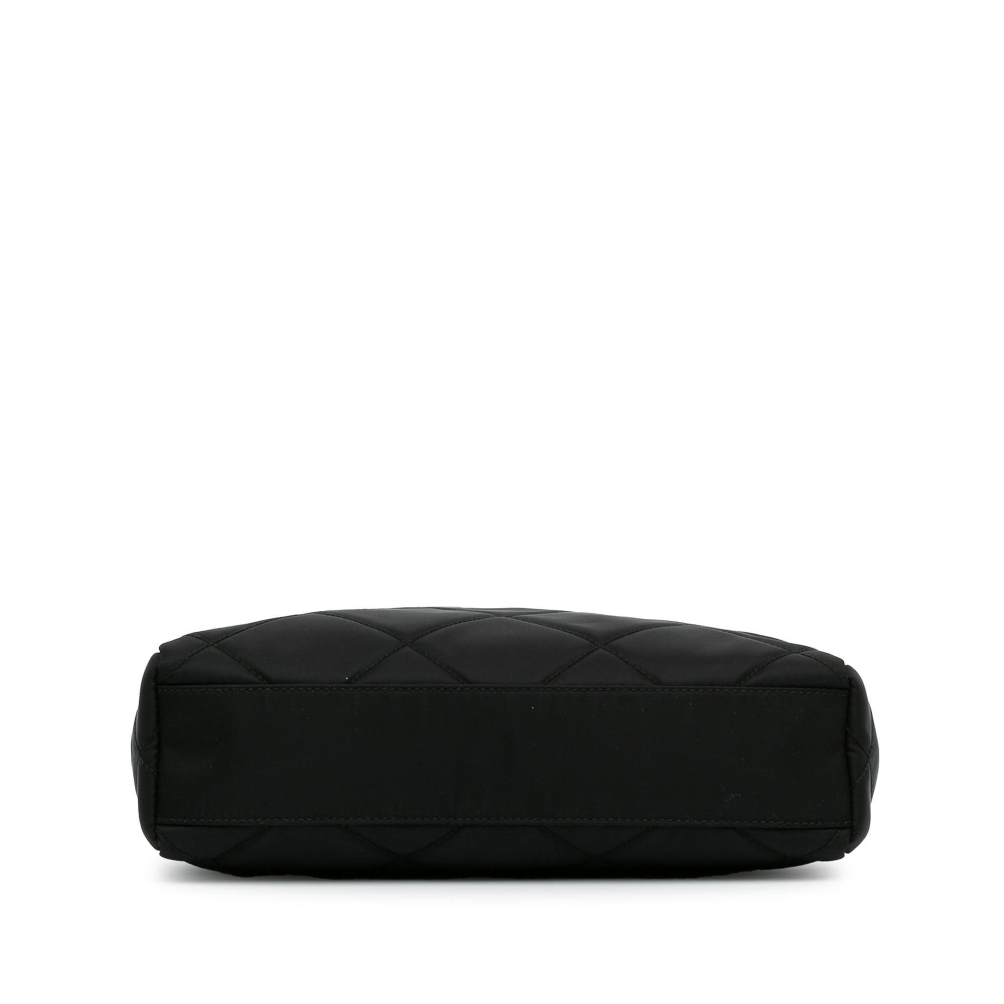Prada Re-Nylon Re-Edition 1995 Chaine Shoulder Bag (SHG-UjeRfW)