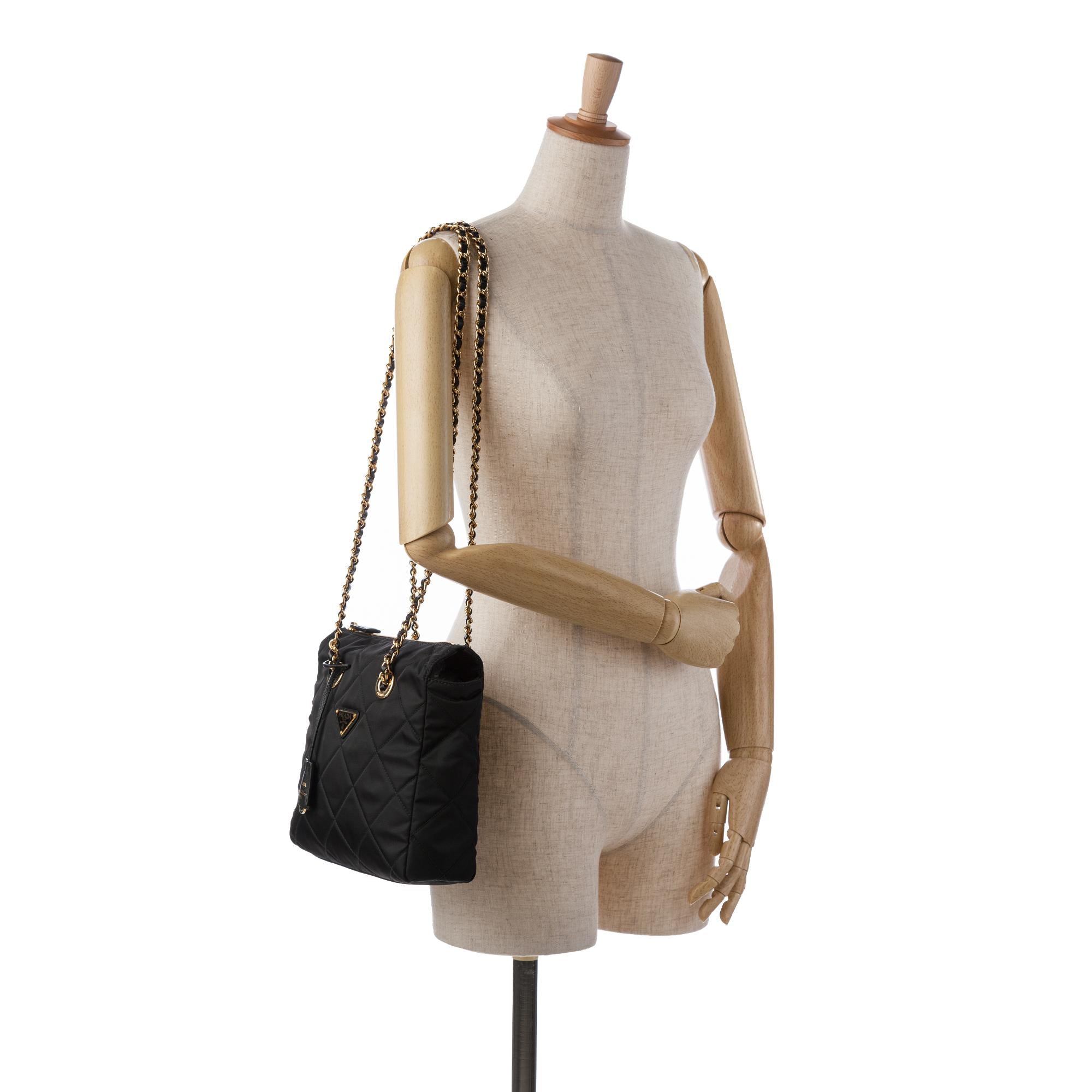 Prada Re-Nylon Re-Edition 1995 Chaine Shoulder Bag (SHG-UjeRfW)