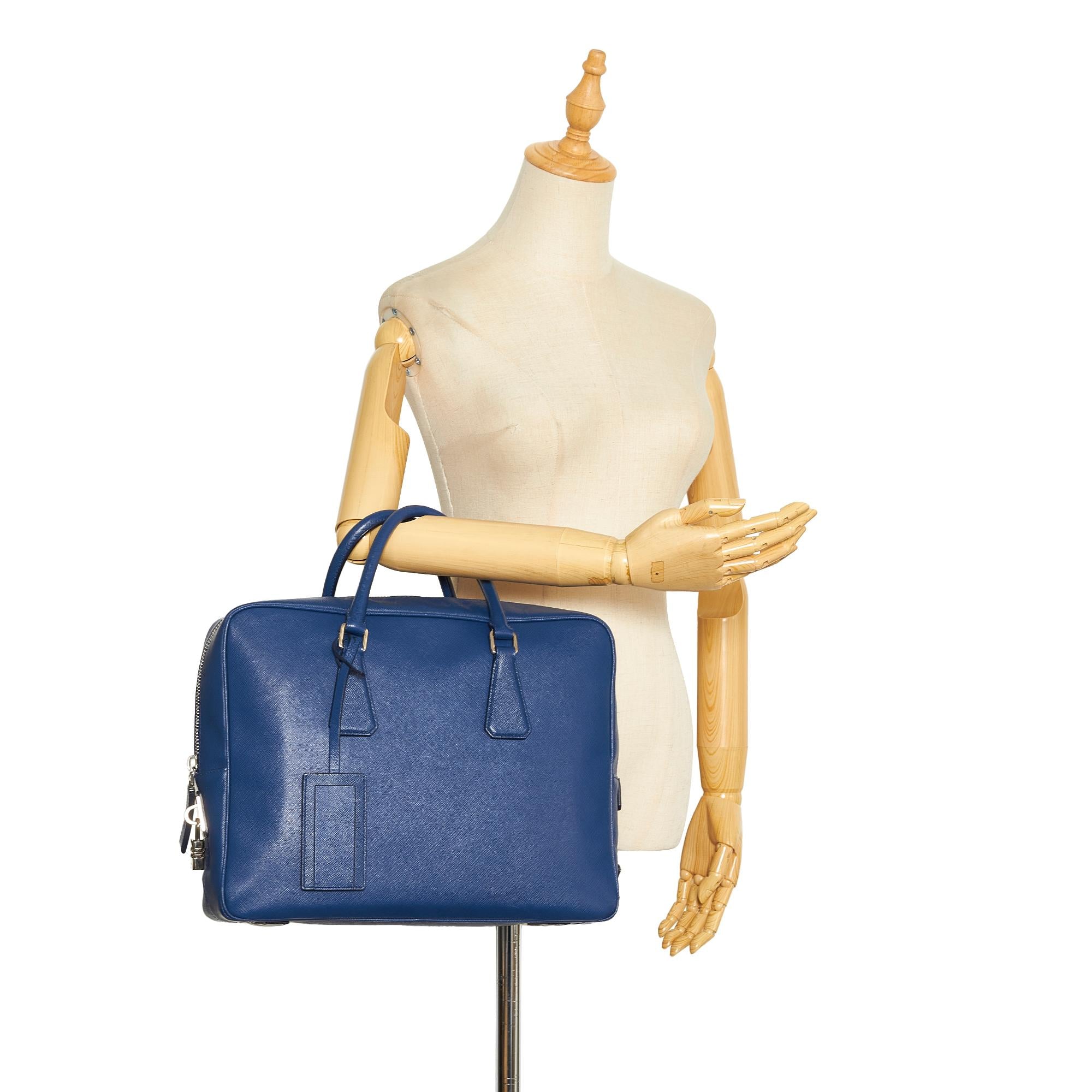 Prada Saffiano Business Bag (SHG-4UxAsG)