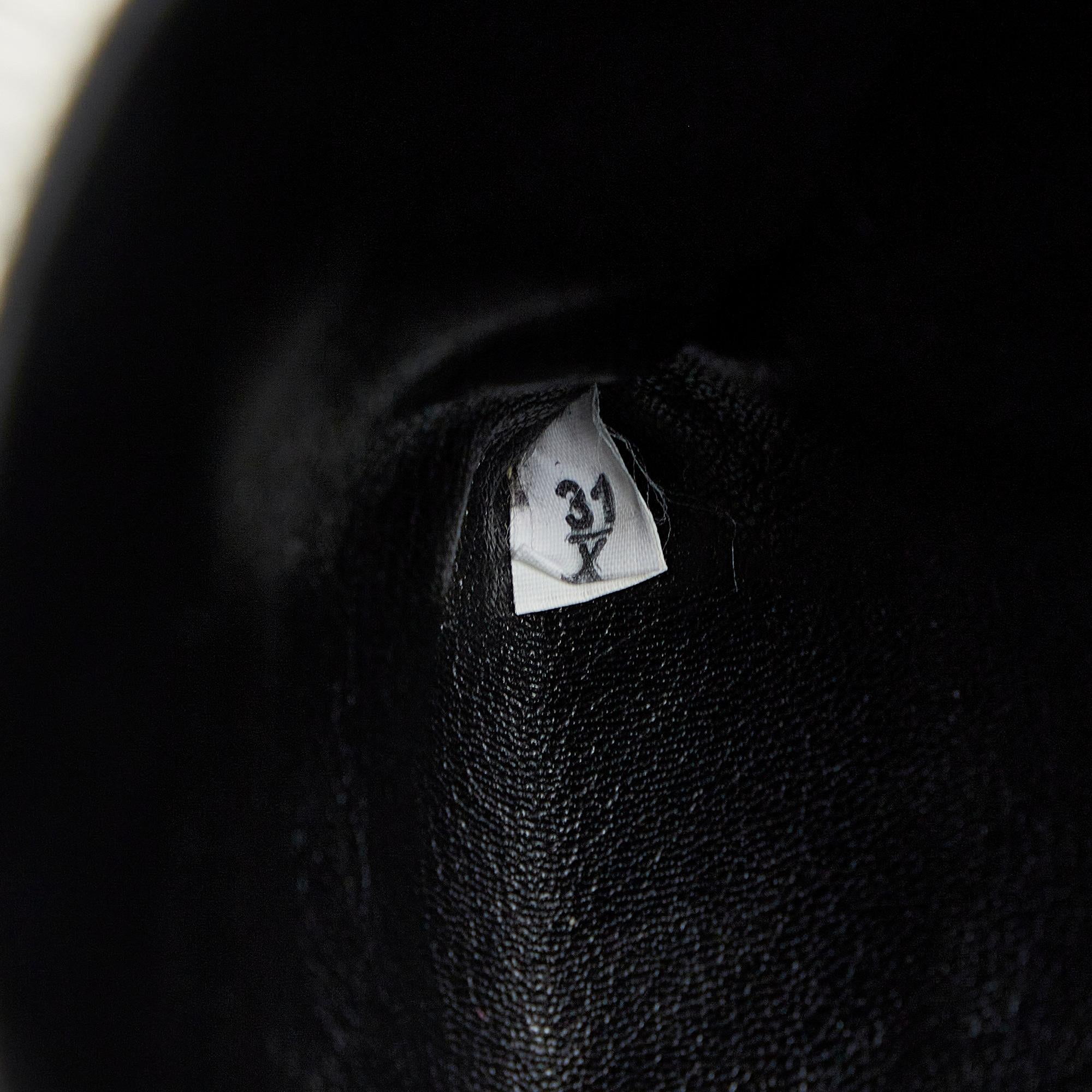 Prada Saffiano Business Bag (SHG-VcQIGB)