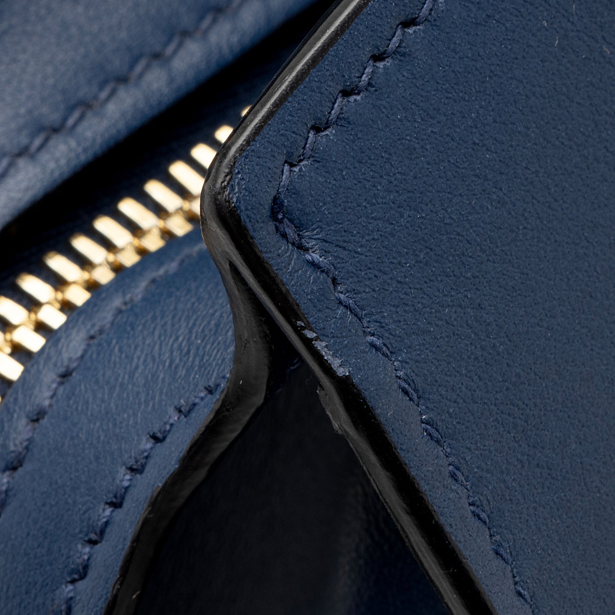 Prada Saffiano City Calf Esplanade Medium Tote (SHF-gGZXTx)