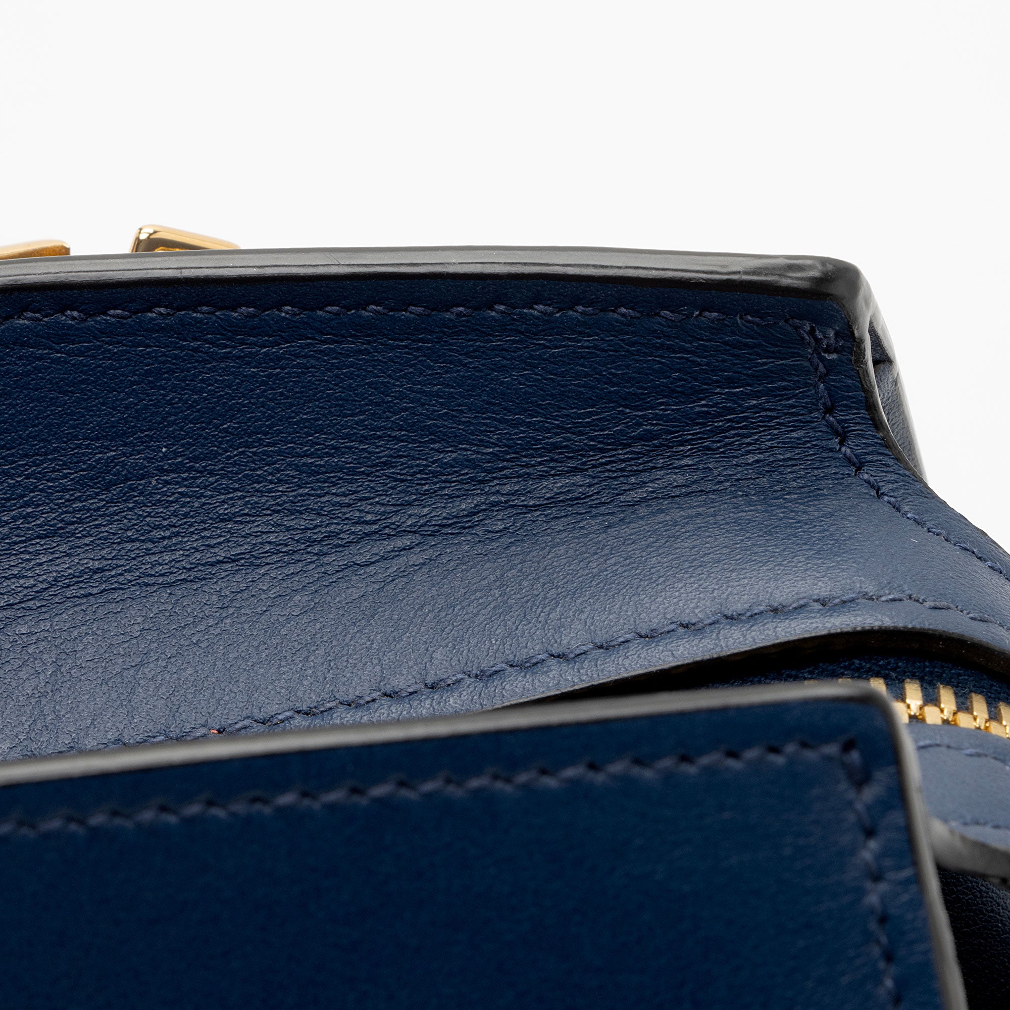 Prada Saffiano City Calf Esplanade Medium Tote (SHF-gGZXTx)