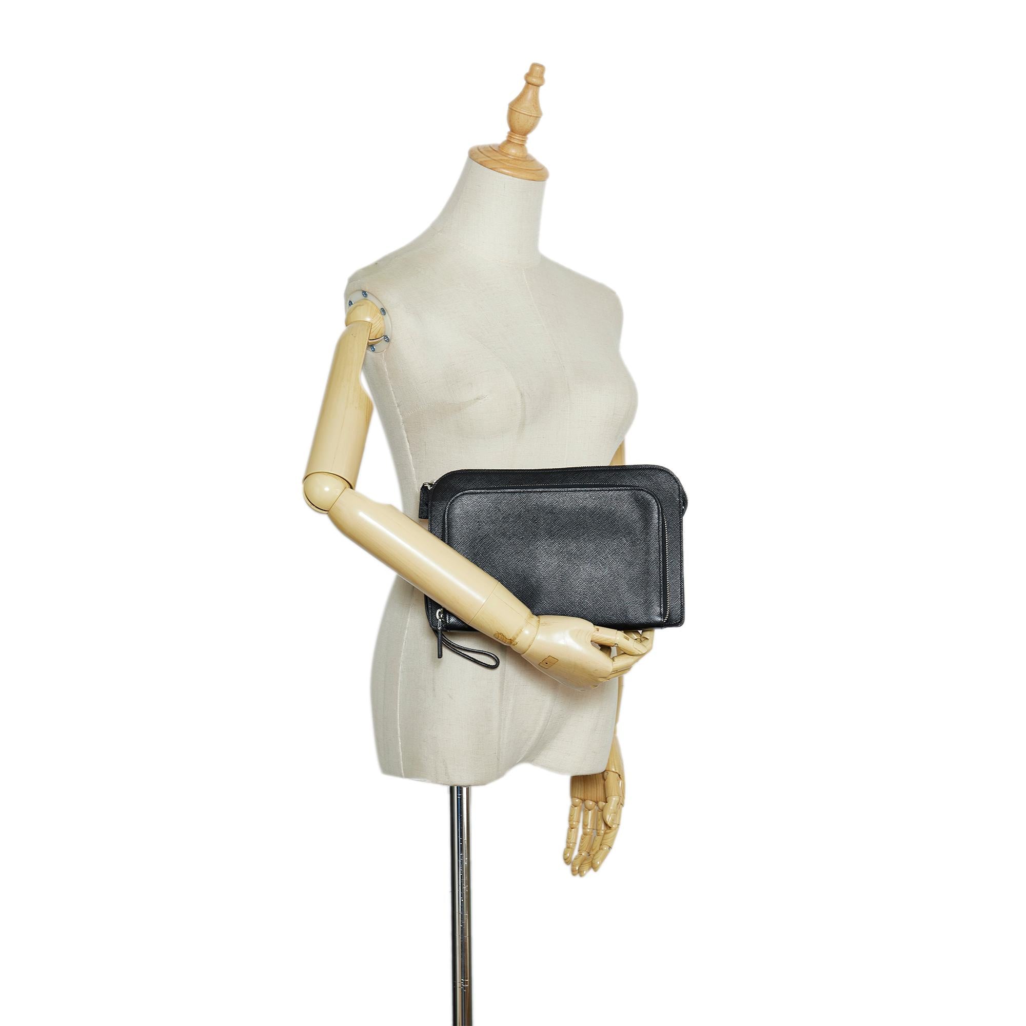 Prada Saffiano Clutch (SHG-lMyOBv)