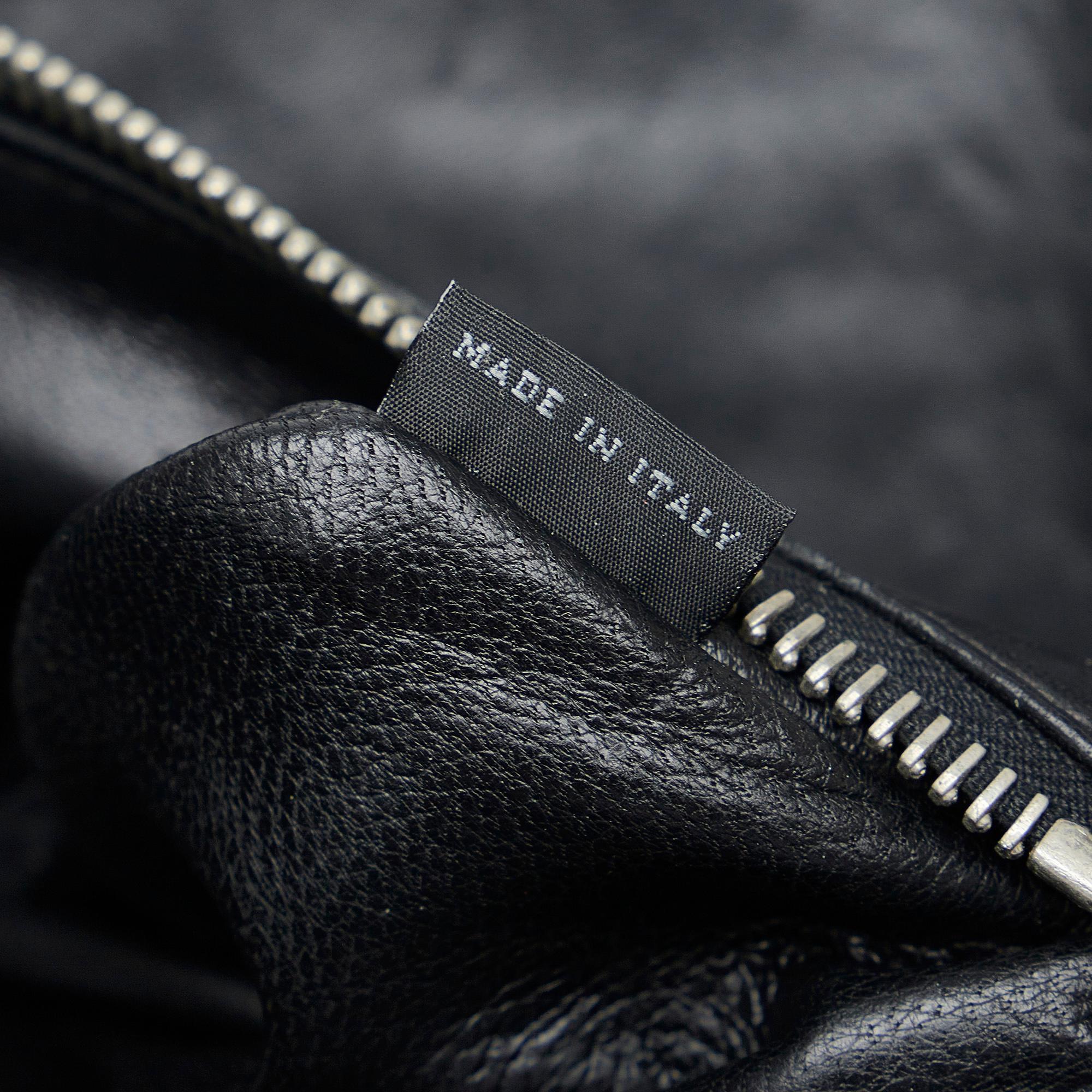 Prada Saffiano Clutch (SHG-bUHRWq)