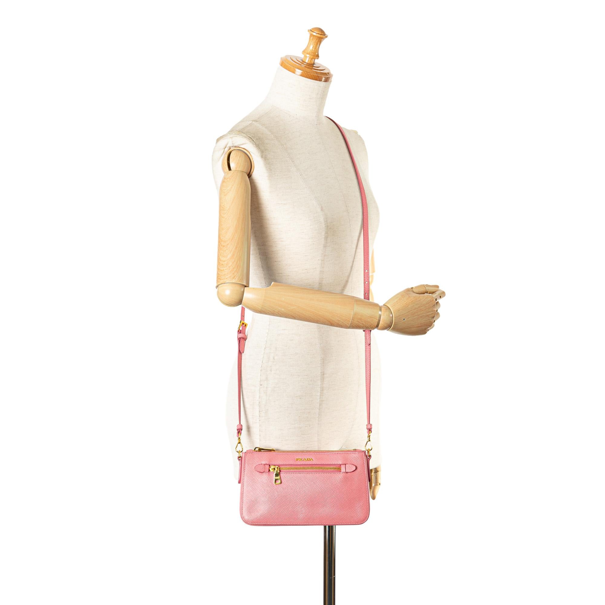 Prada Saffiano Crossbody Bag (SHG-p3vcCc)