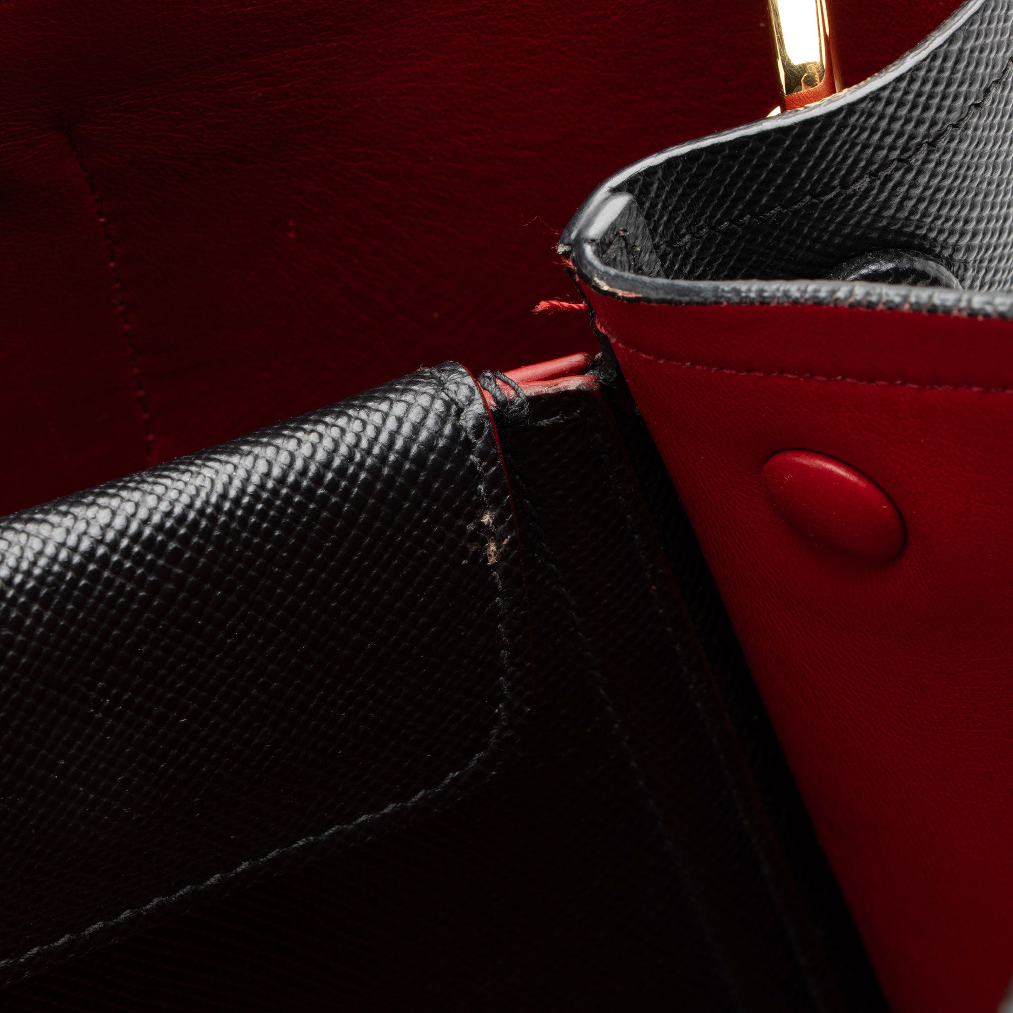 Prada Saffiano Cuir Double Handle Medium Tote (SHF-vwIdlX)