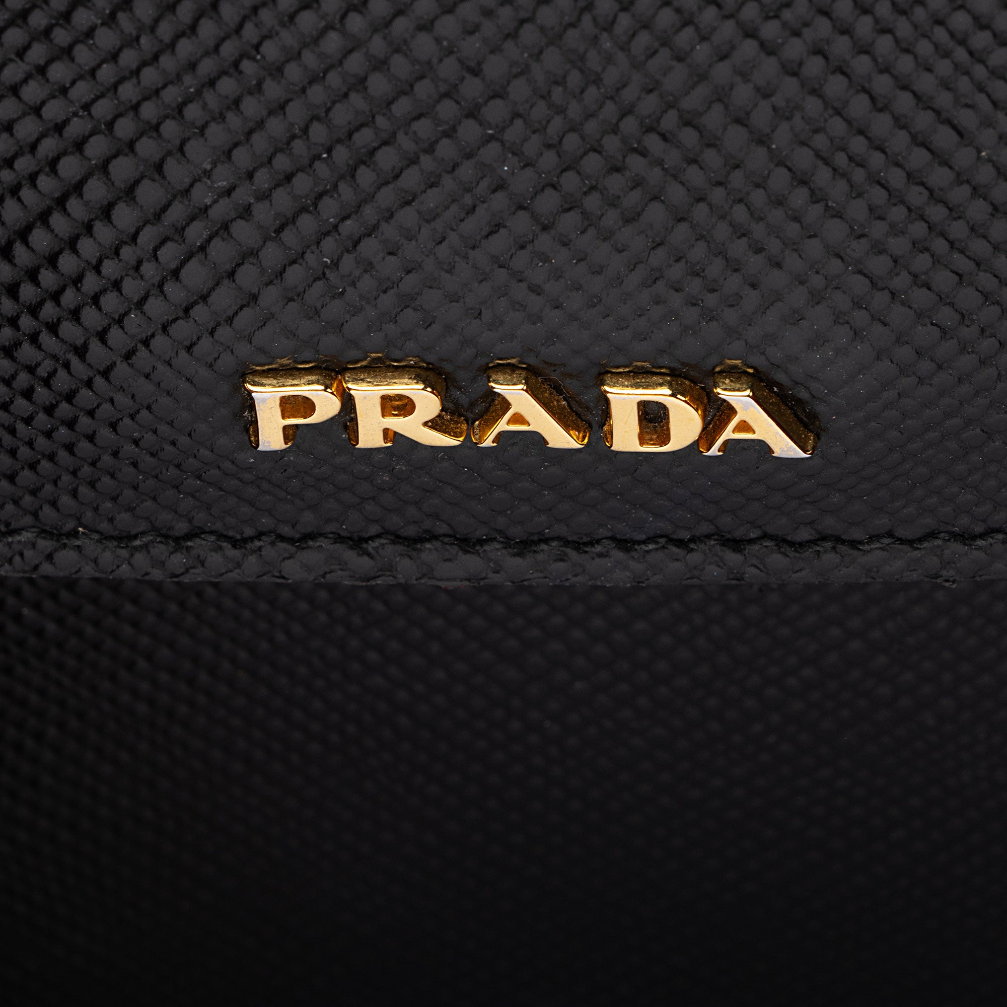 Prada Saffiano Cuir Double Handle Medium Tote (SHF-vwIdlX)