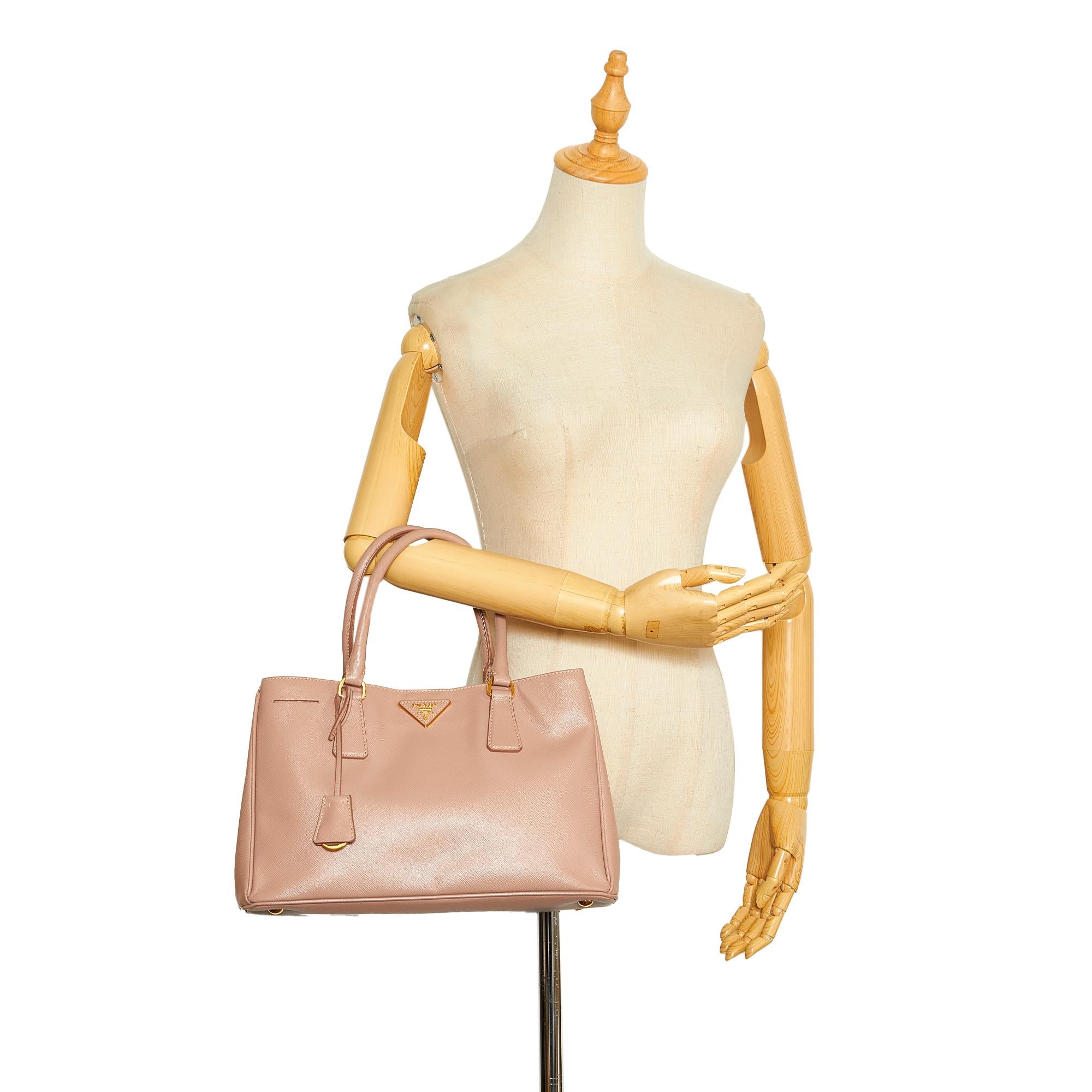Prada Saffiano Galleria Handbag (SHG-d5OKjr)