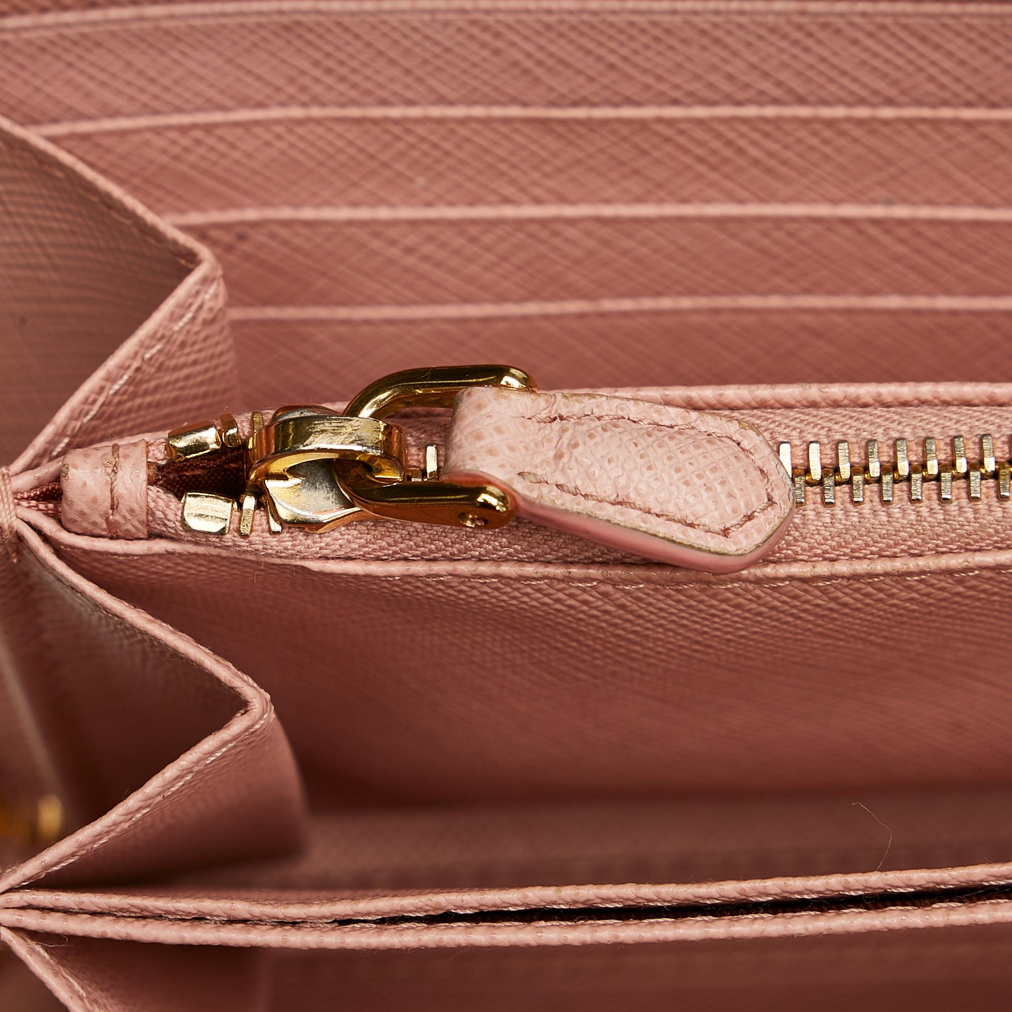 Prada Saffiano Leather Long Wallet (SHG-wboHEP)