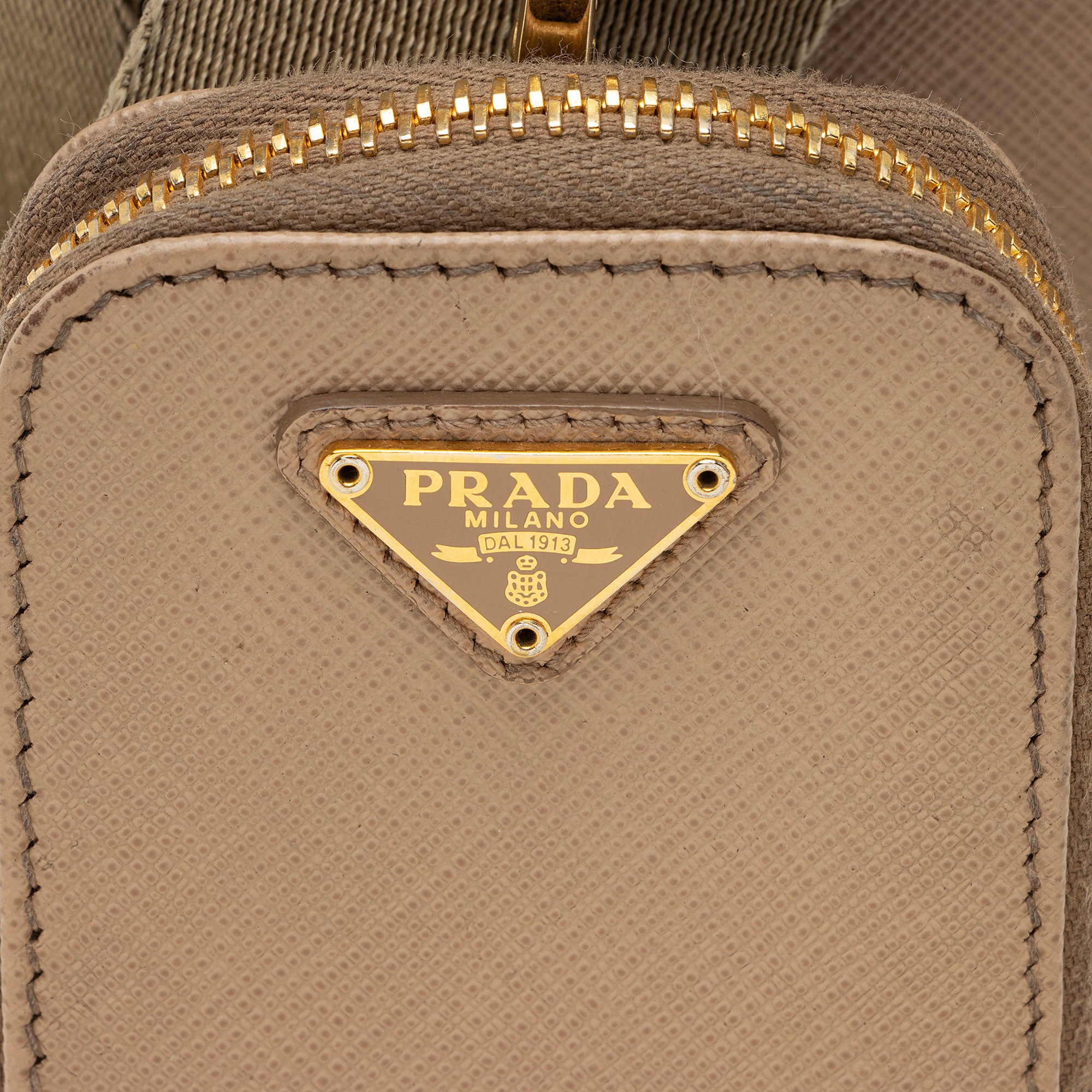 Prada Saffiano Re-Edition 2005 Crossbody