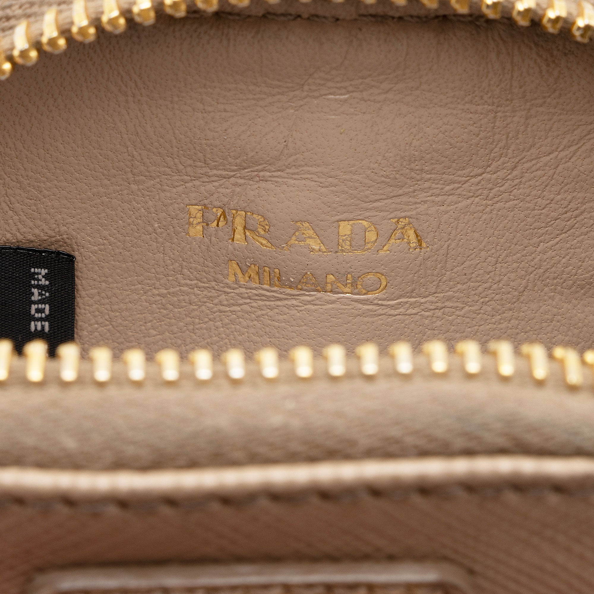 Prada Saffiano Re-Edition 2005 Crossbody
