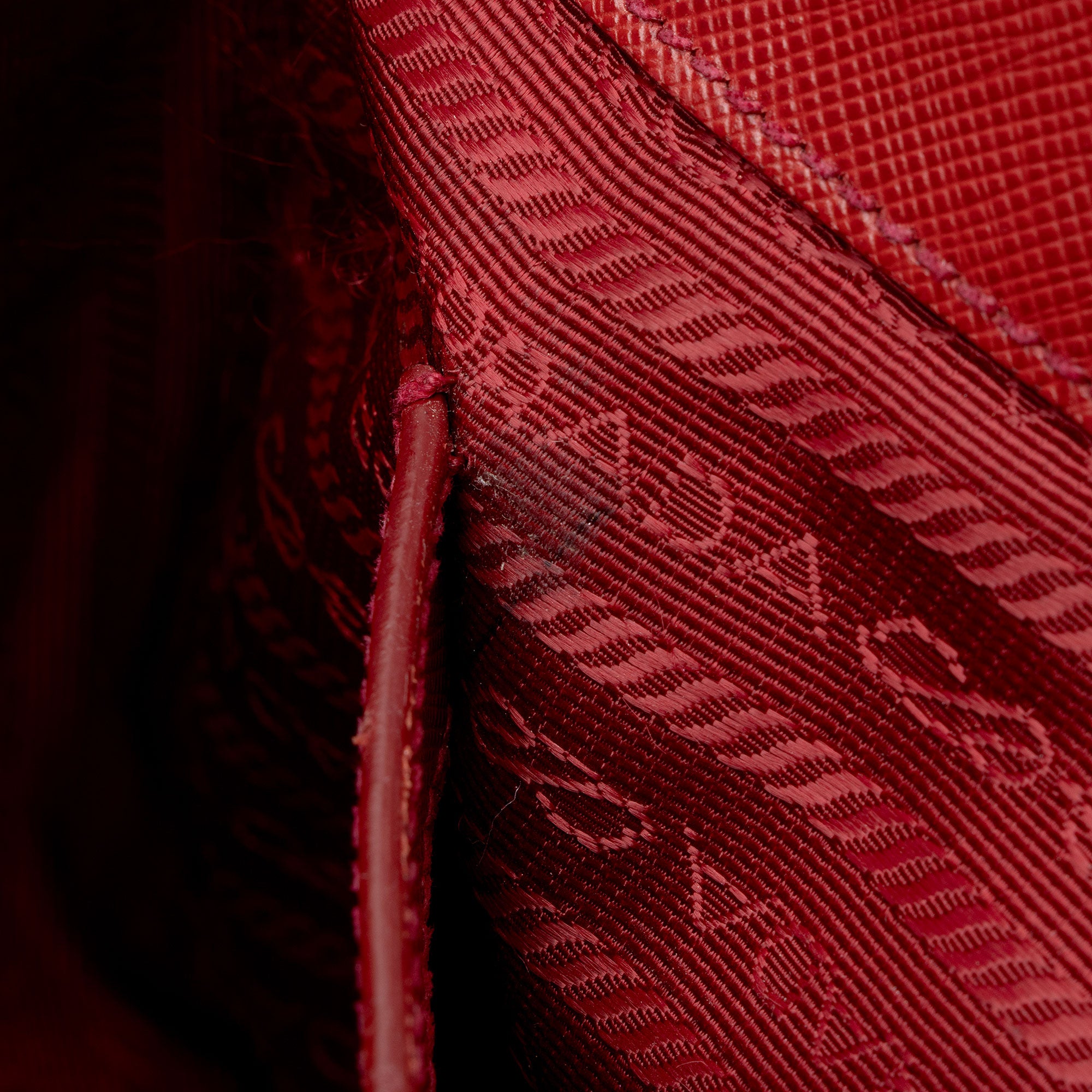 Prada Saffiano Lux Double Zip Small Tote (SHF-cQ8oS7)