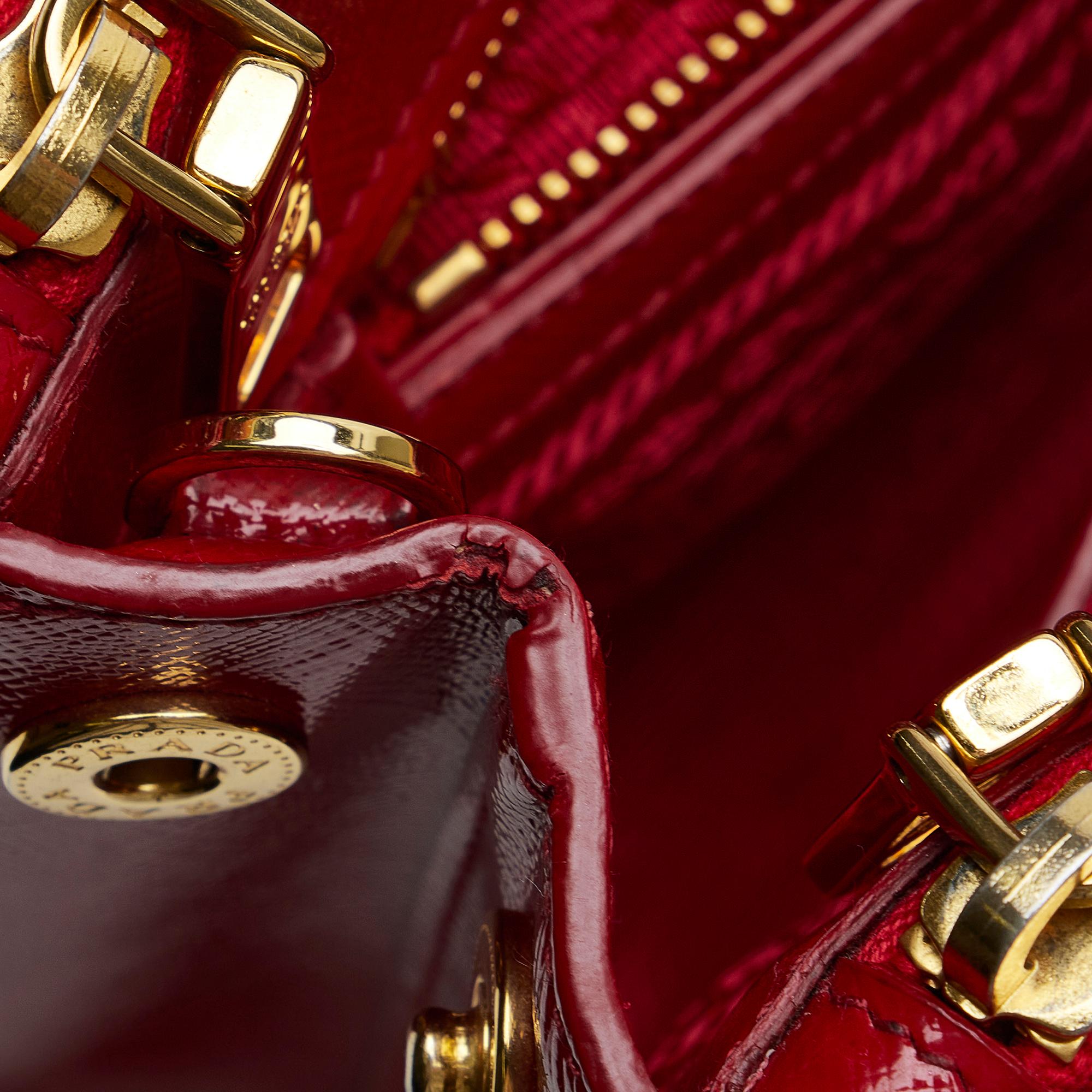 Prada Saffiano Lux Galleria Double Zip (SHG-r7cxnL)