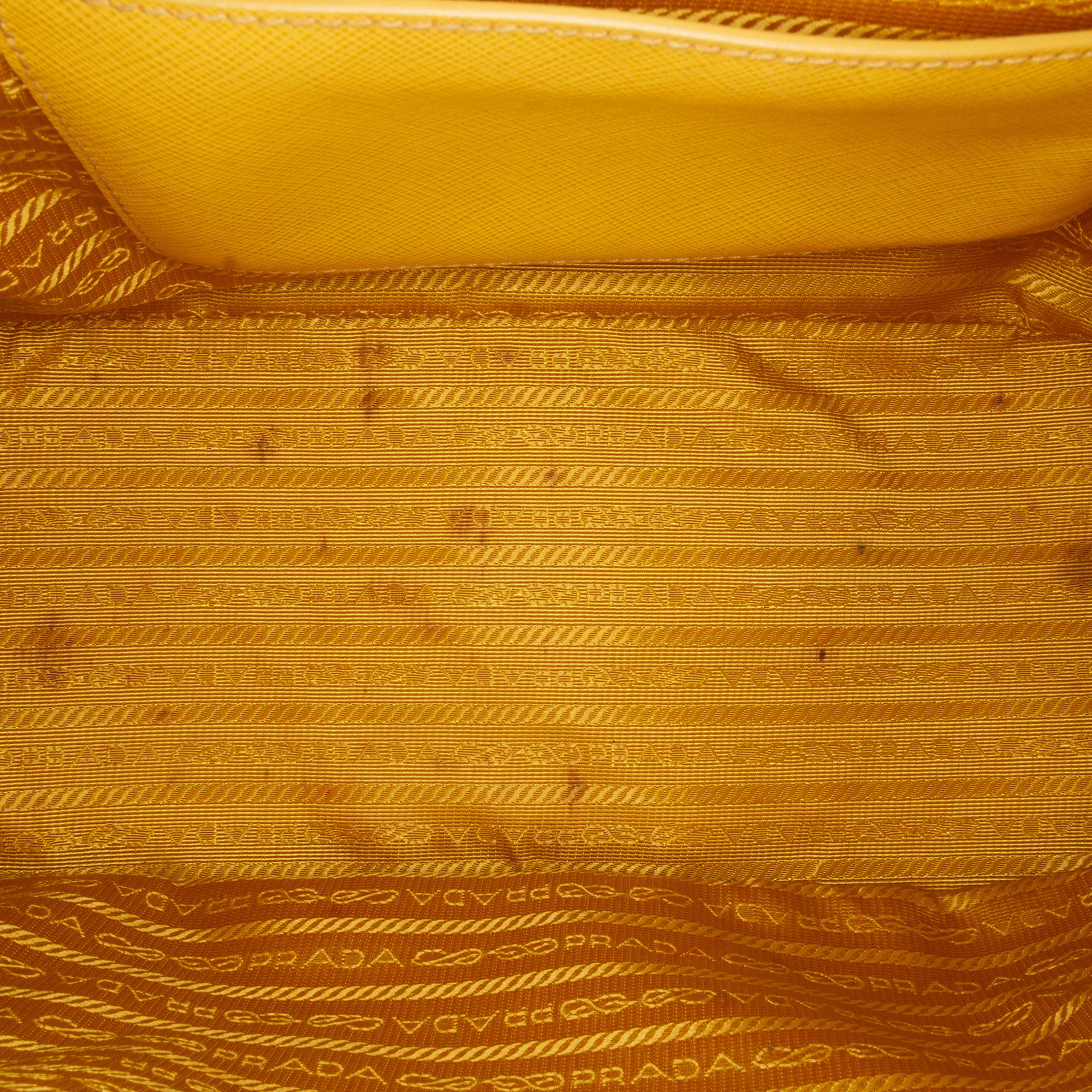 Prada Saffiano Lux Galleria Double Zip (SHG-jDljPX)