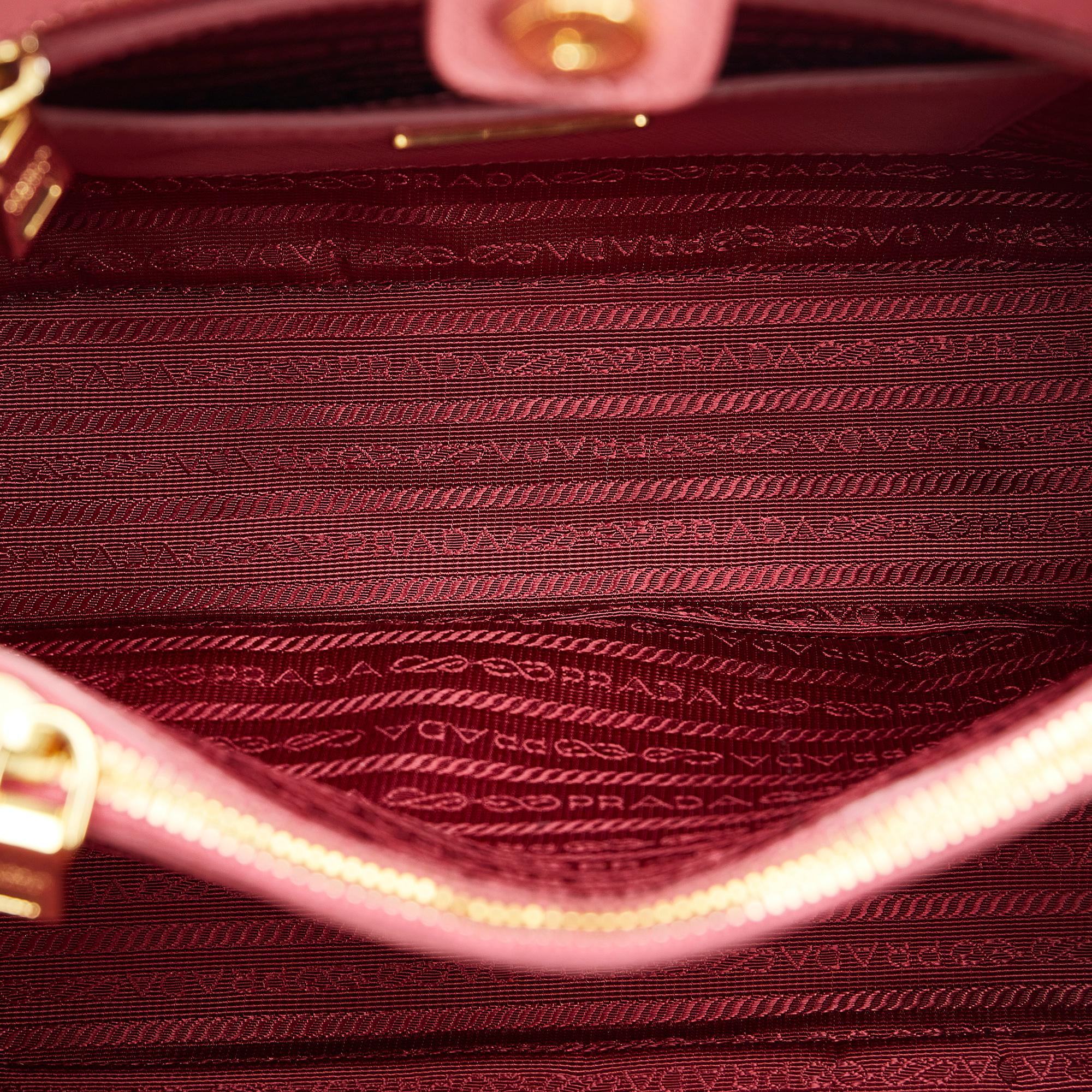 Prada Saffiano Lux Promenade (SHG-y7XoHW)