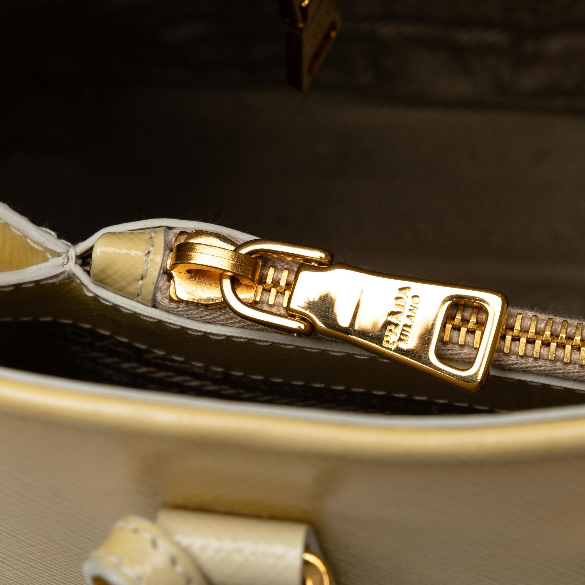 Prada Saffiano Lux Promenade (SHG-mcR6Zg)