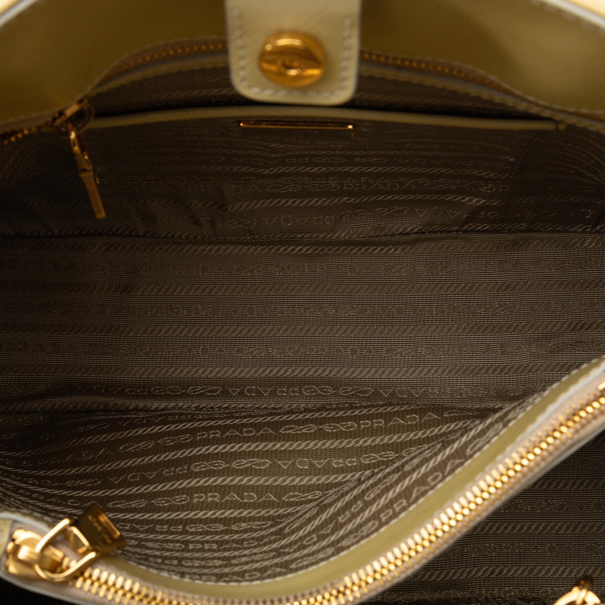 Prada Saffiano Lux Promenade (SHG-mcR6Zg)