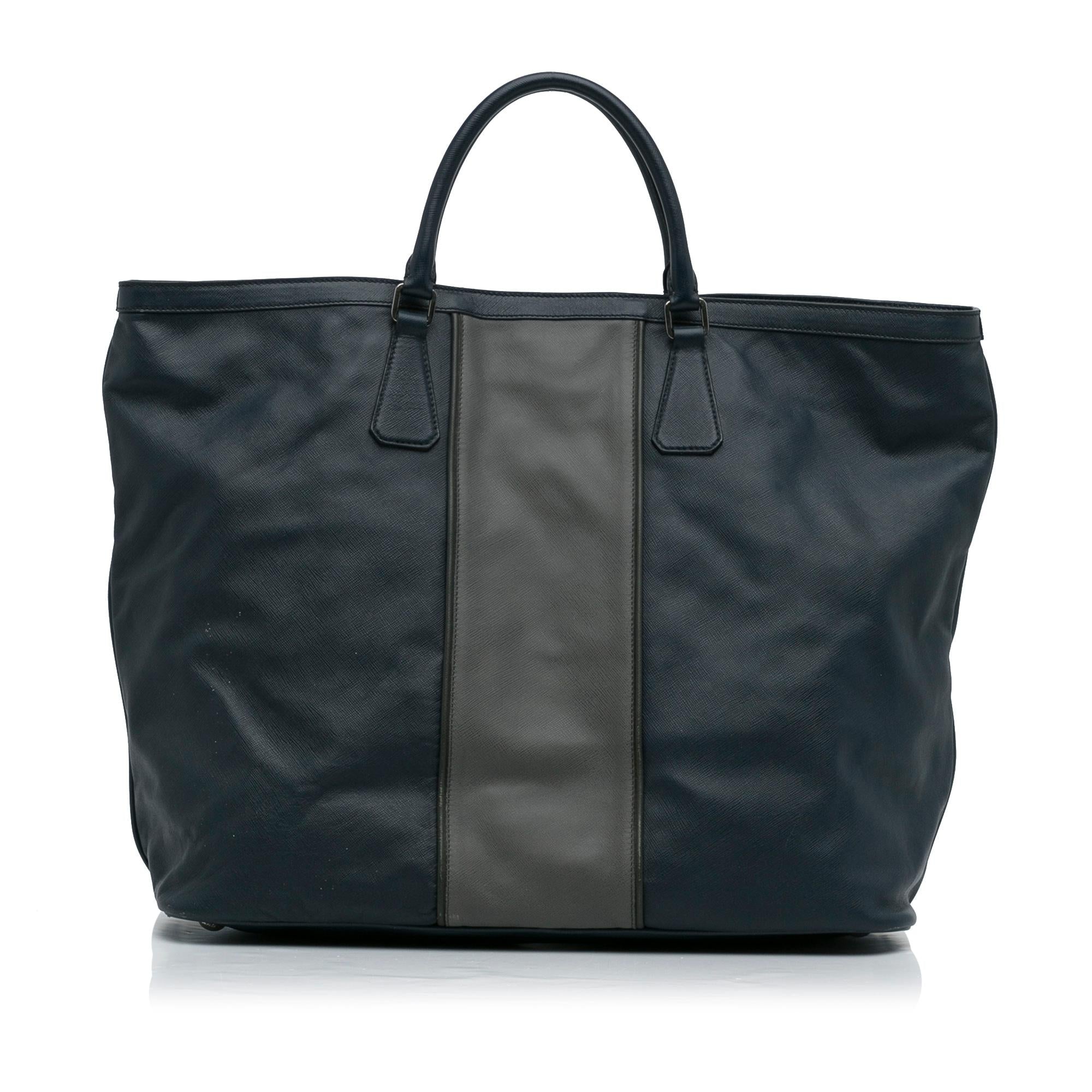 Prada Saffiano Lux Tote (SHG-Zhwhx1)