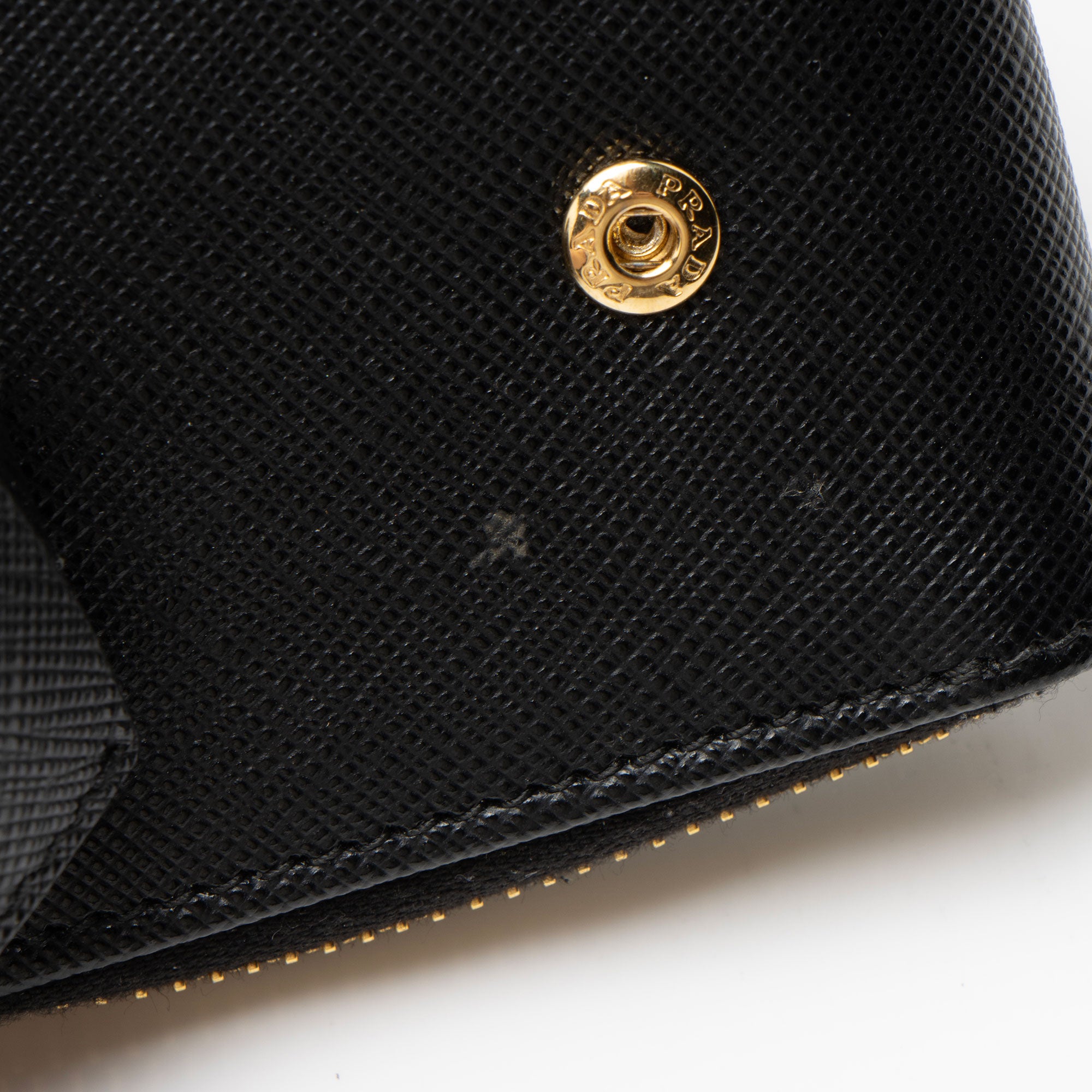 Prada Saffiano Re-Edition 2005 Crossbody