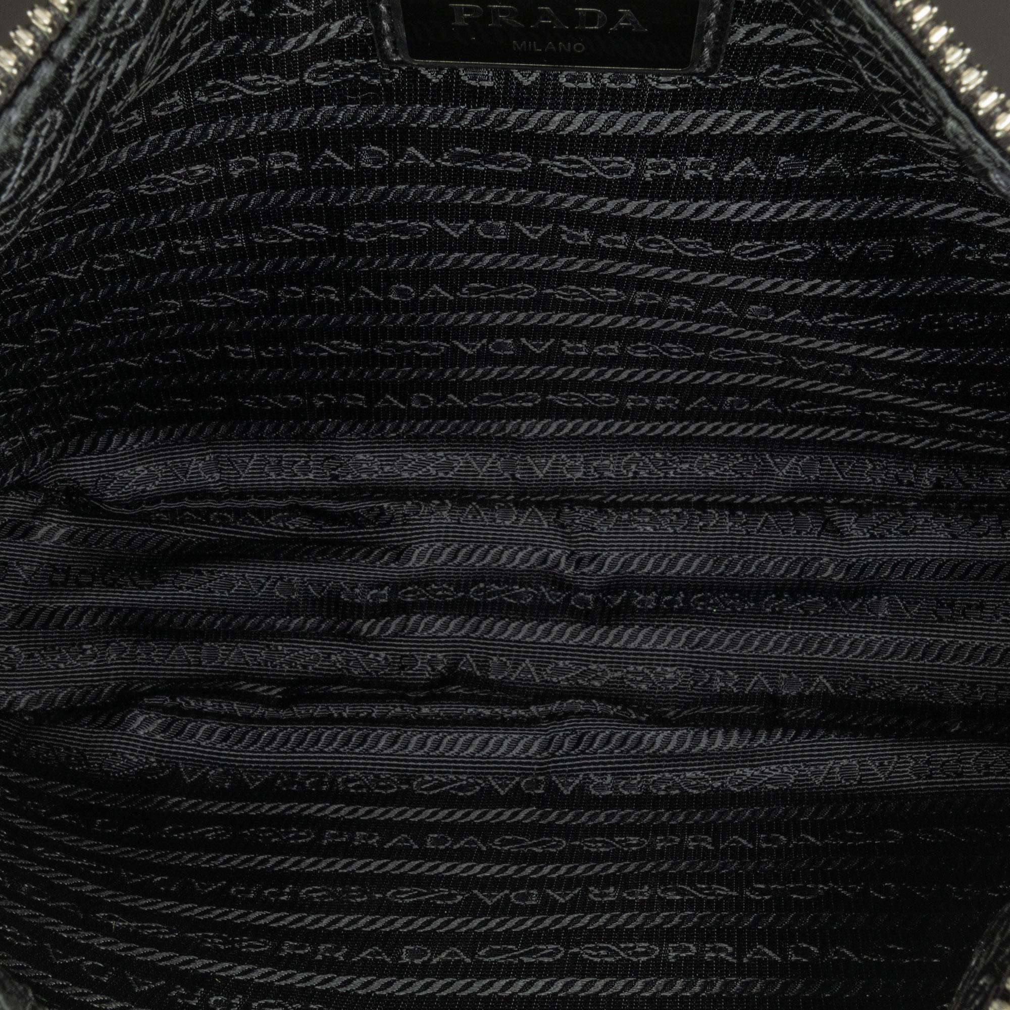 Prada Saffiano Re-Edition Zip Messenger (SHG-L9CUCl)