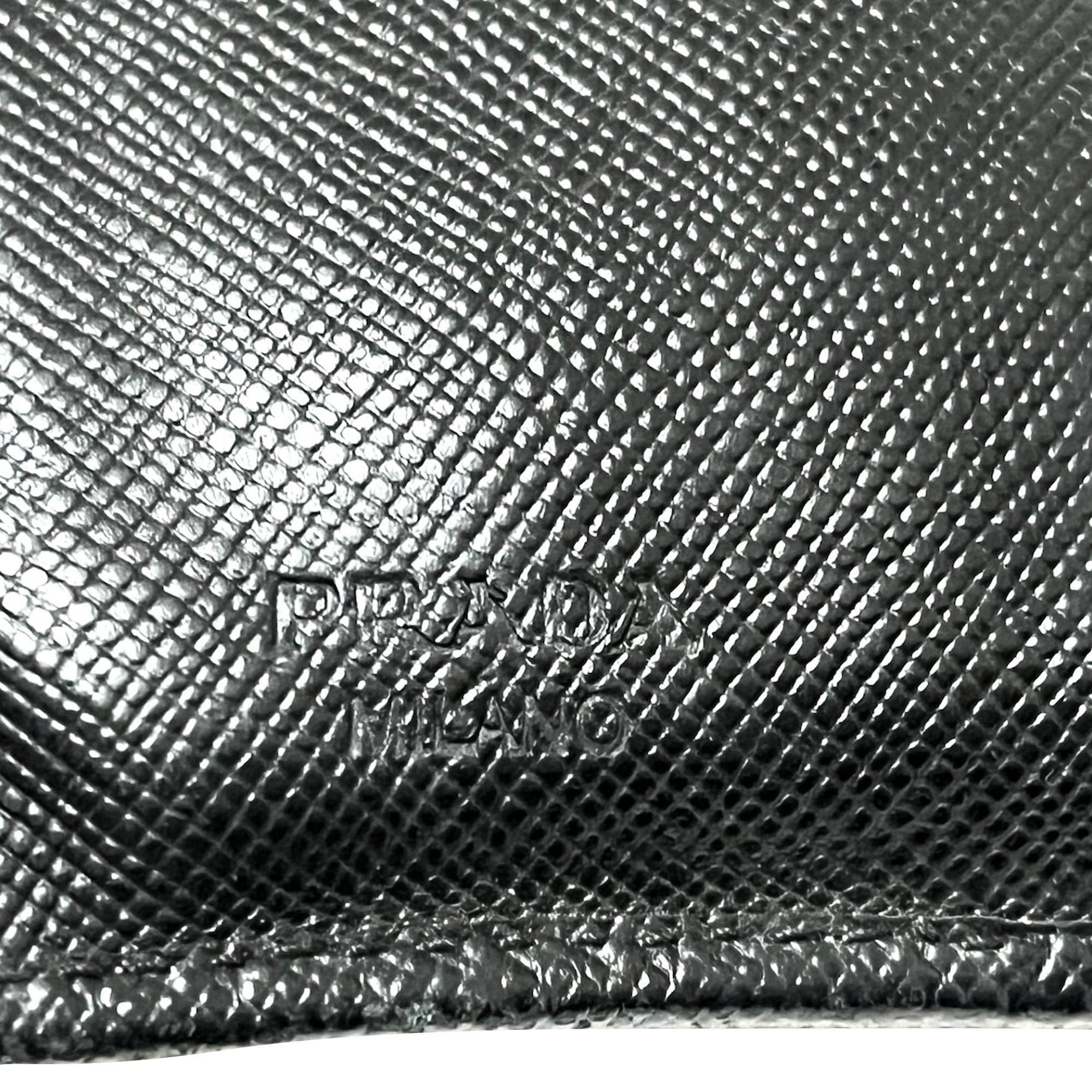 Prada Saffiano Small Wallet (SHG-iwkJYp)