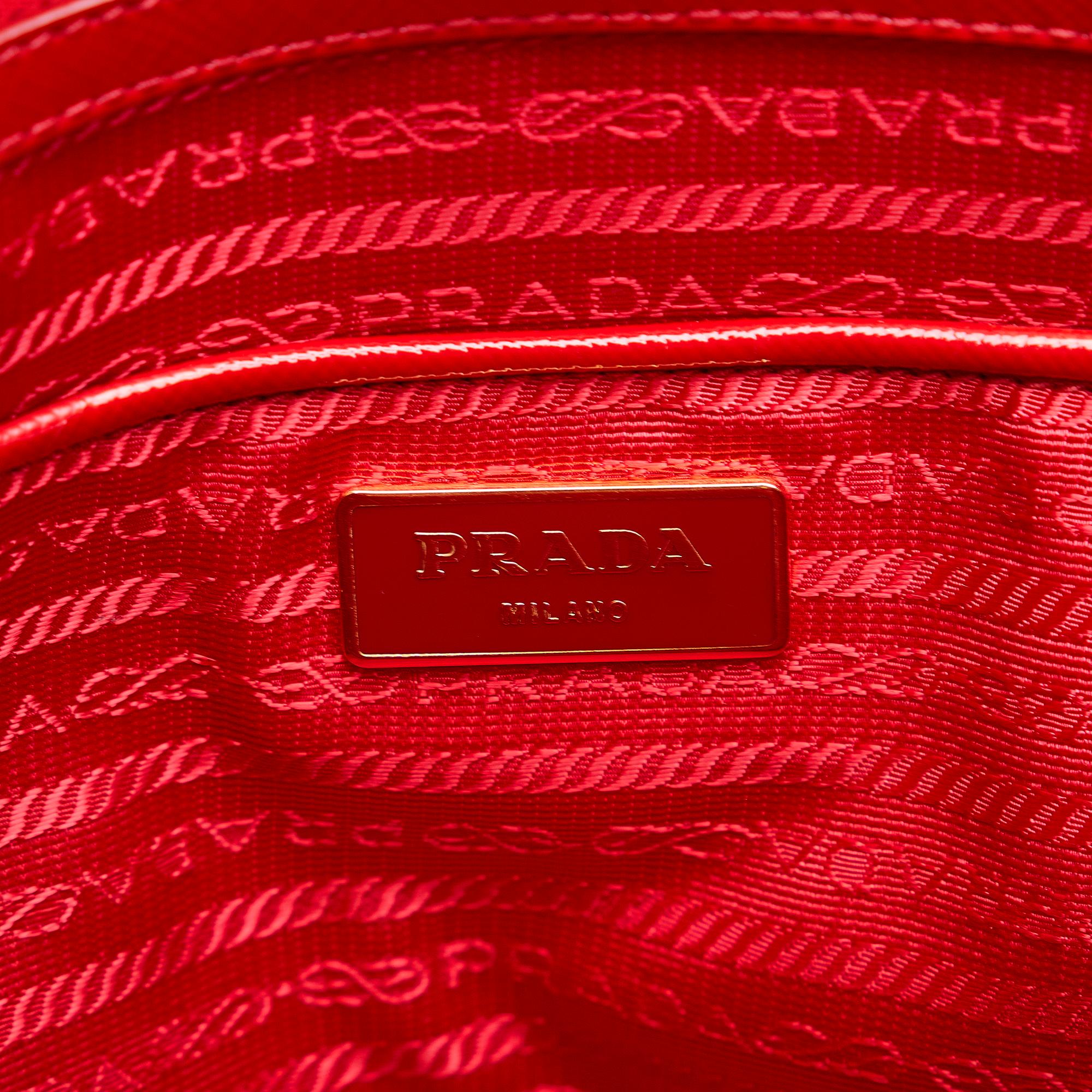 Prada Saffiano Vernice Satchel (SHG-cwL7fI)