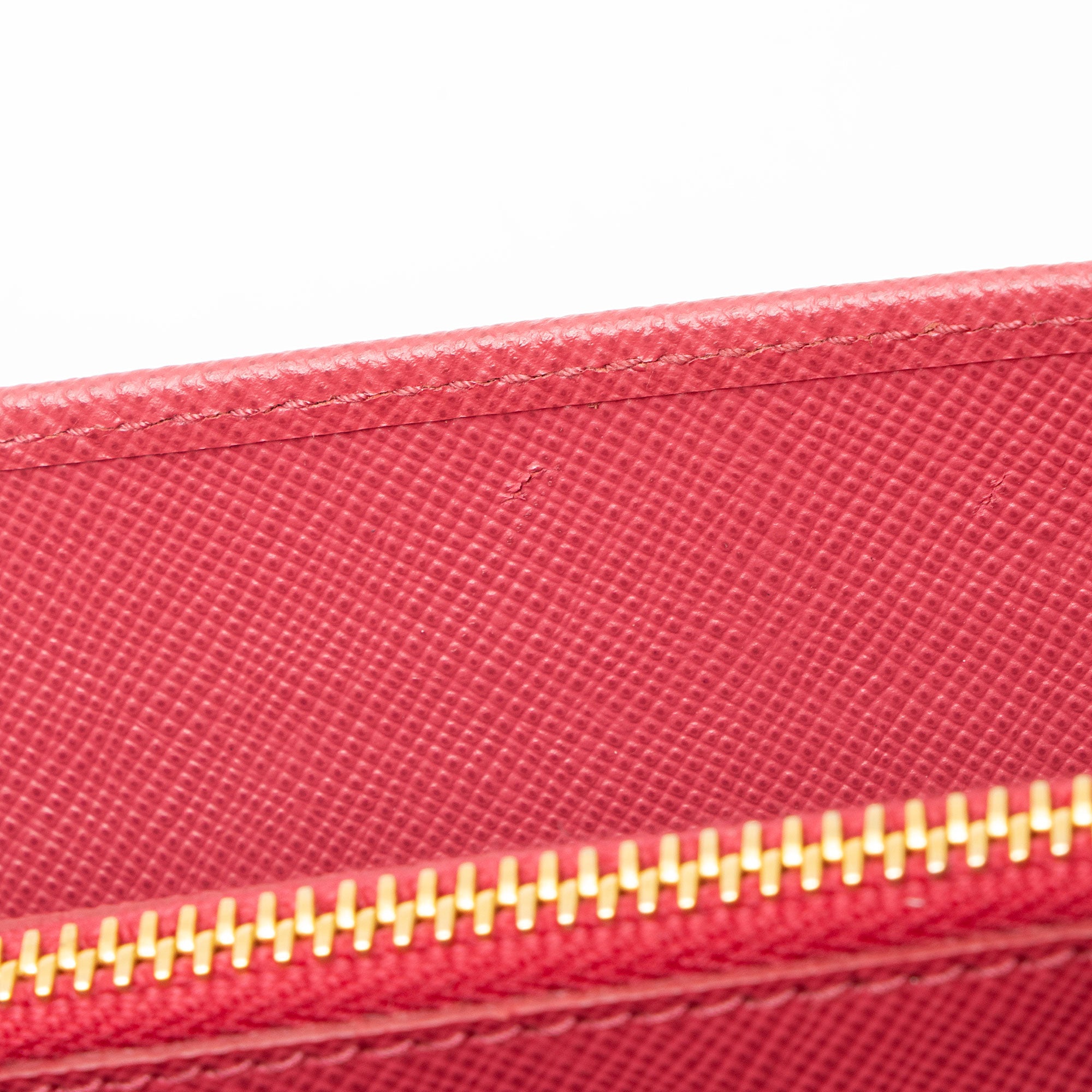 Prada Saffiano Wallet on Chain