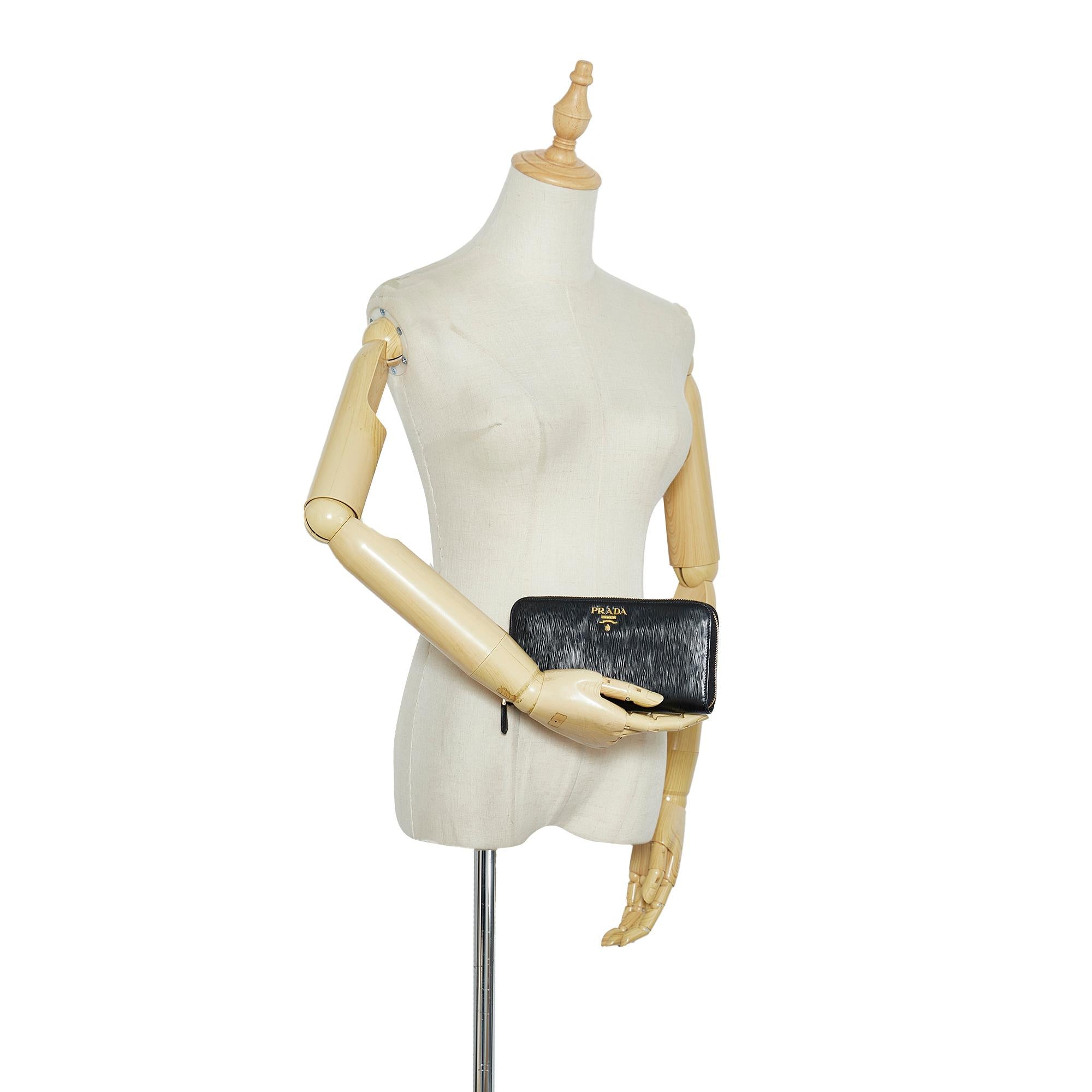 Prada Saffiano Zip Around Long Wallet (SHG-25kH7y)