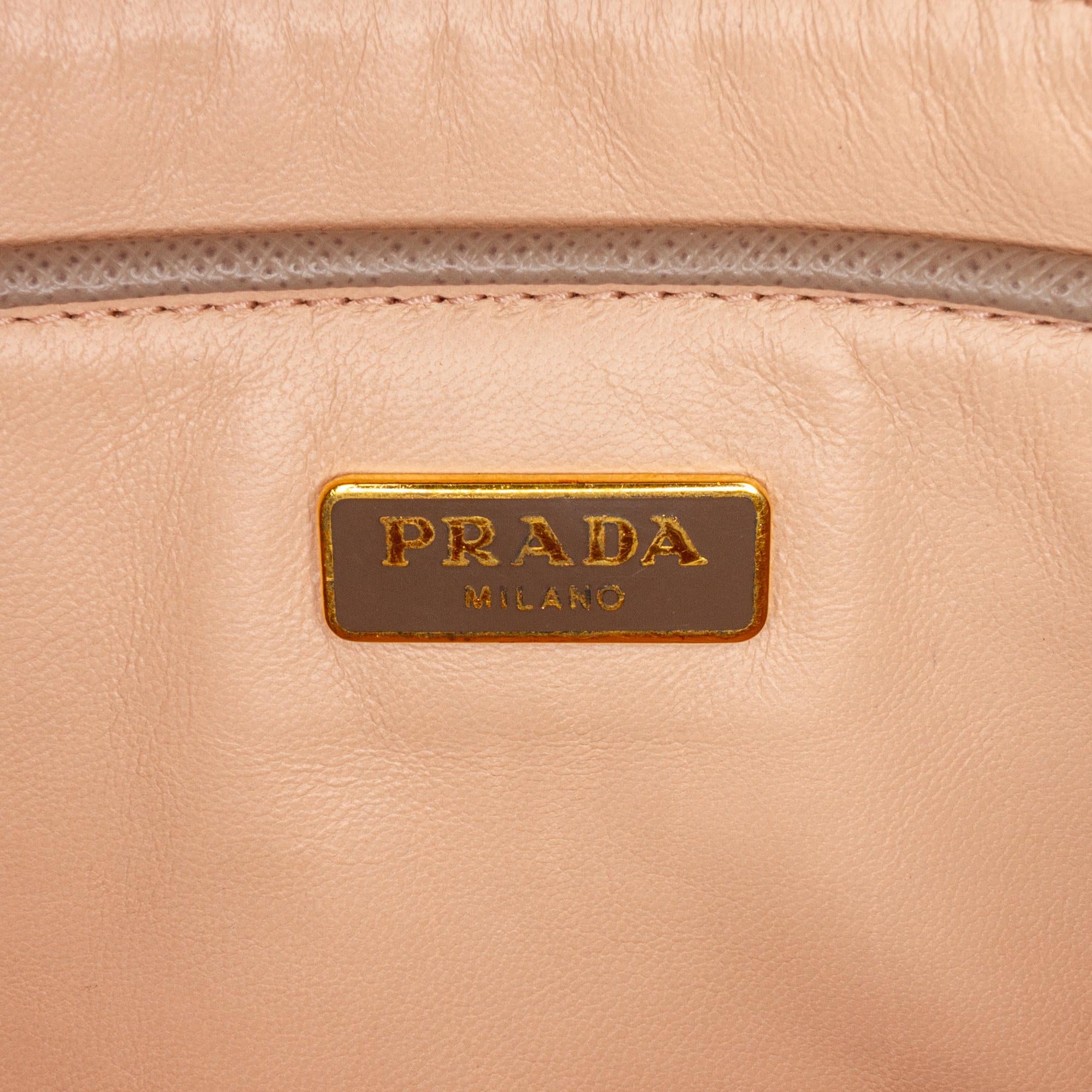 Prada Saffiano Zip Clutch (SHG-w9pW4U)