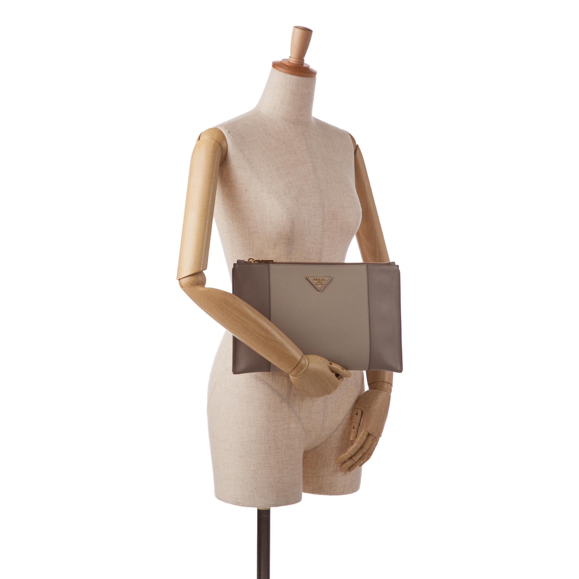 Prada Saffiano Zip Clutch (SHG-w9pW4U)
