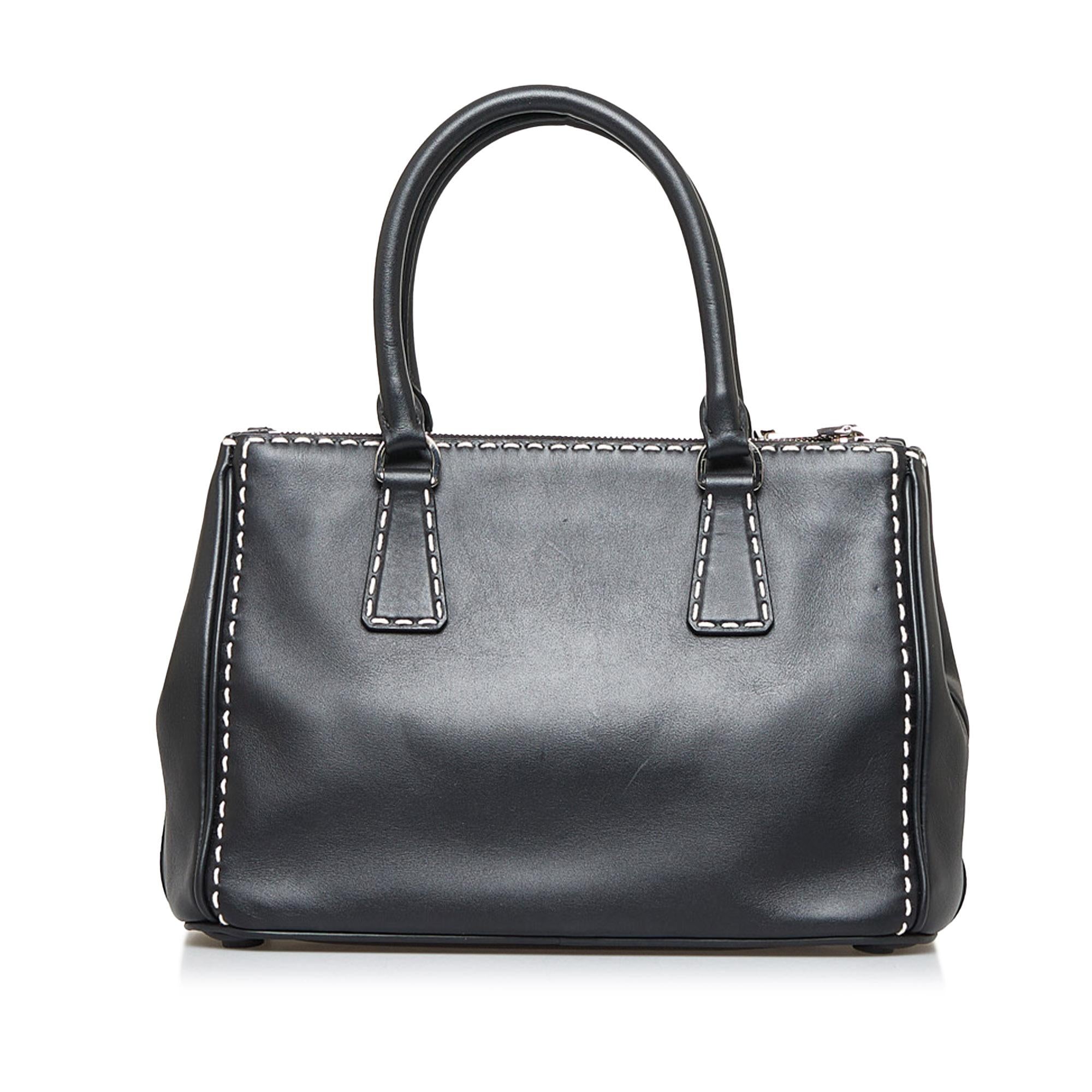 Prada Small City Calf Hand Stitched Galleria Double Zip (SHG-Tte58w)