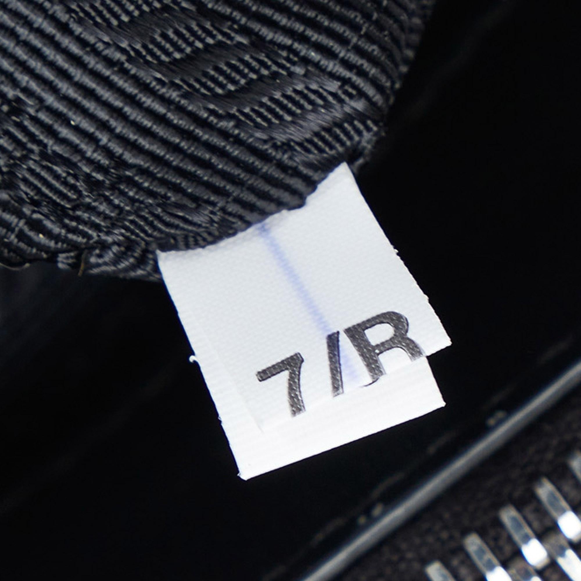 Prada Small City Calf Hand Stitched Galleria Double Zip (SHG-Tte58w)