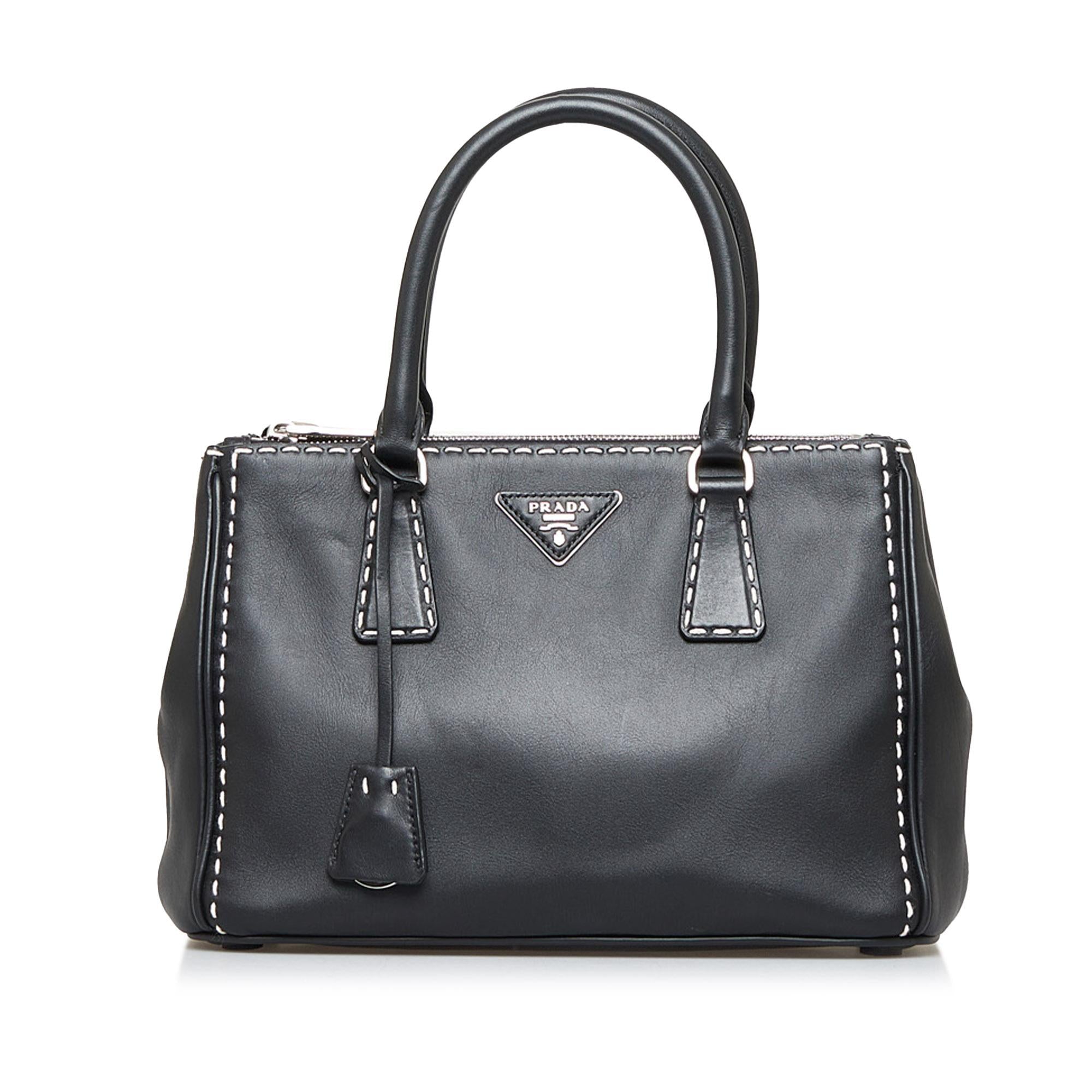 Prada Small City Calf Hand Stitched Galleria Double Zip (SHG-Tte58w)