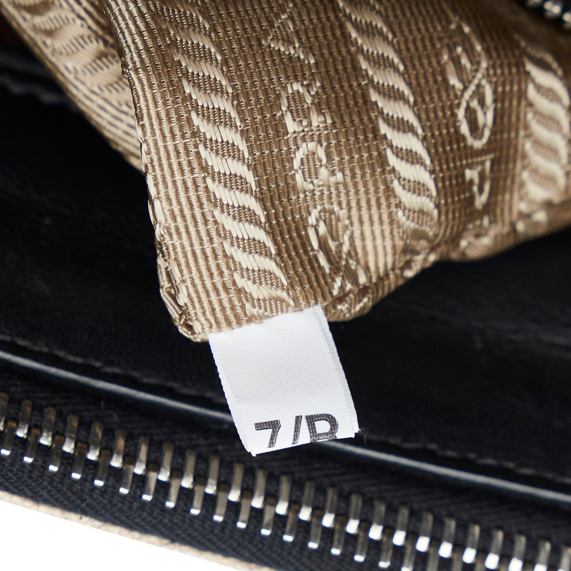 Prada Small City Calf Hand Stitched Galleria Double Zip (SHG-8e9XNd)