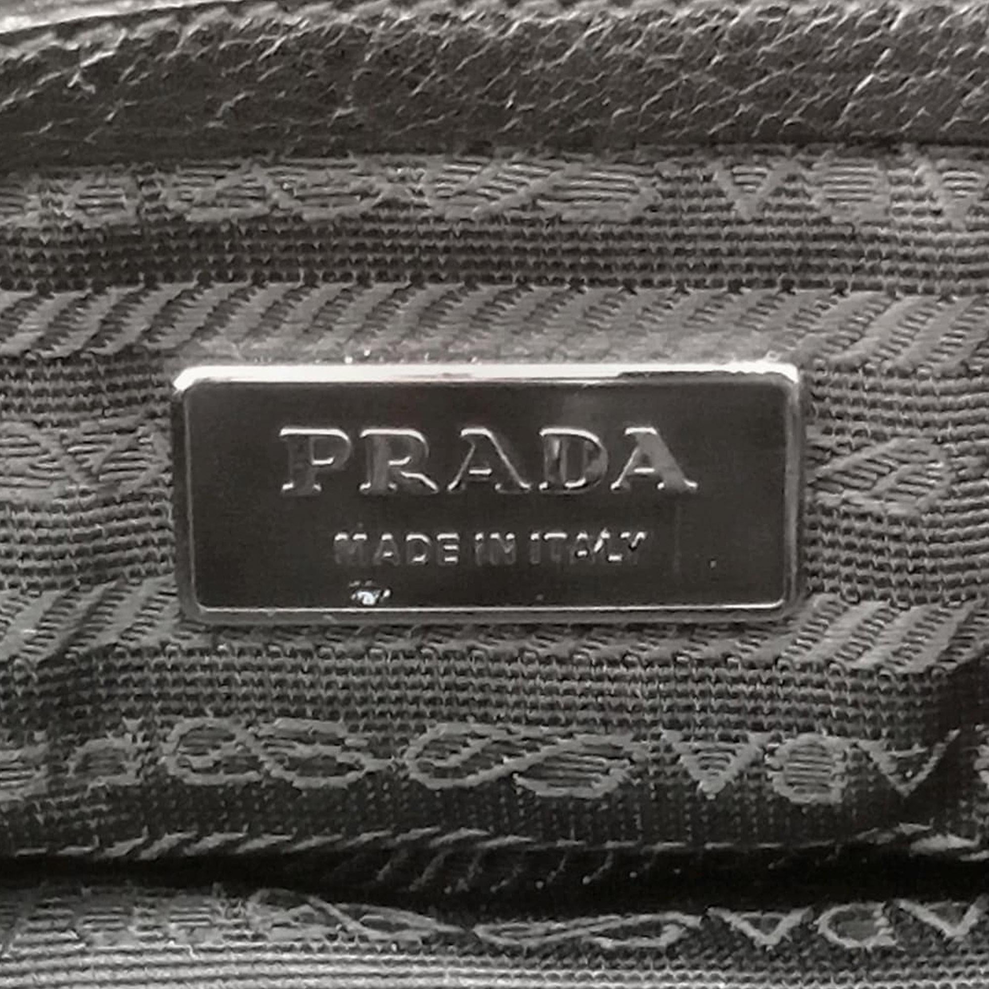 Prada Soft Calf and Tessuto Easy Shoulder Bag (SHG-IgRcvW)