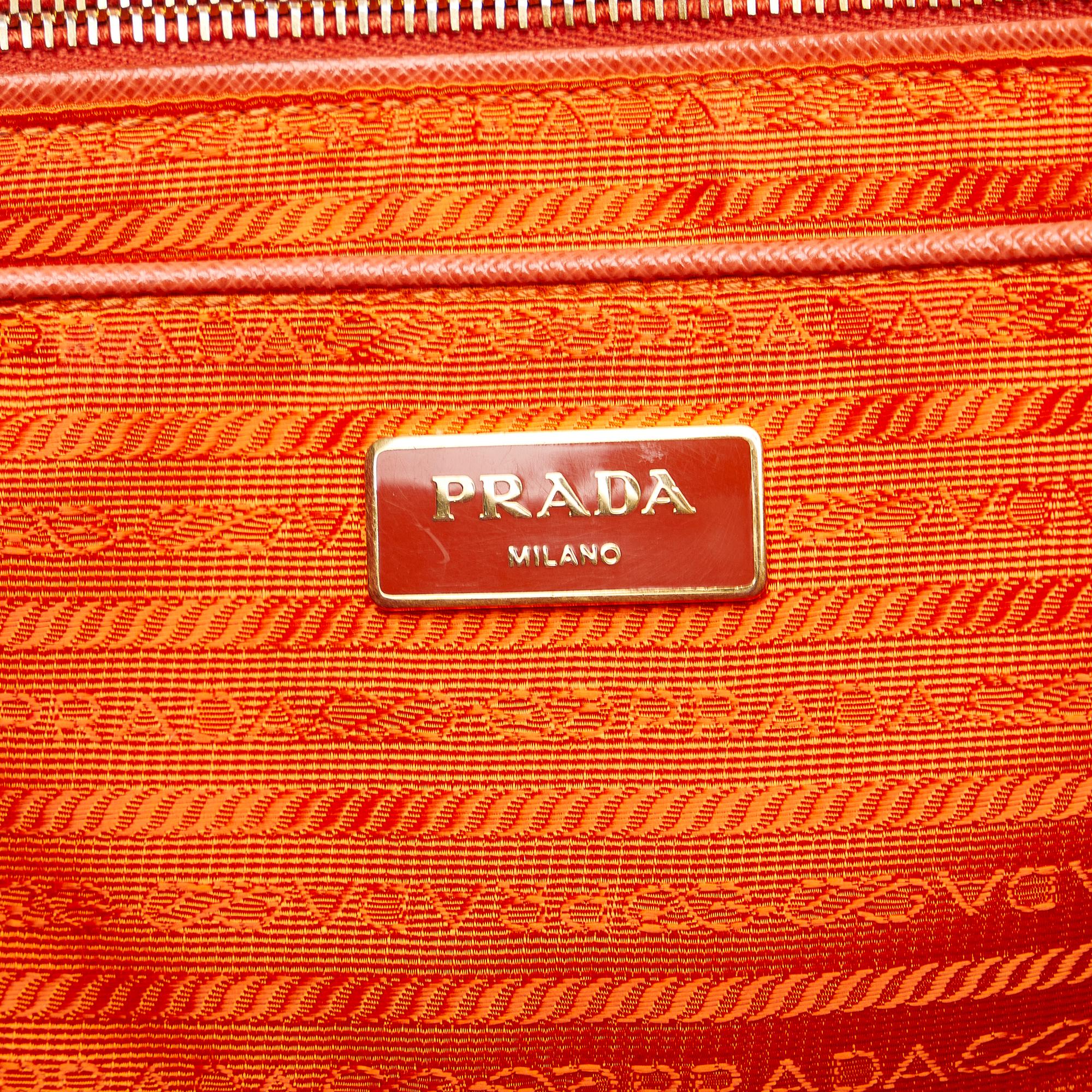 Prada Straw Tote (SHG-VhXYwN)