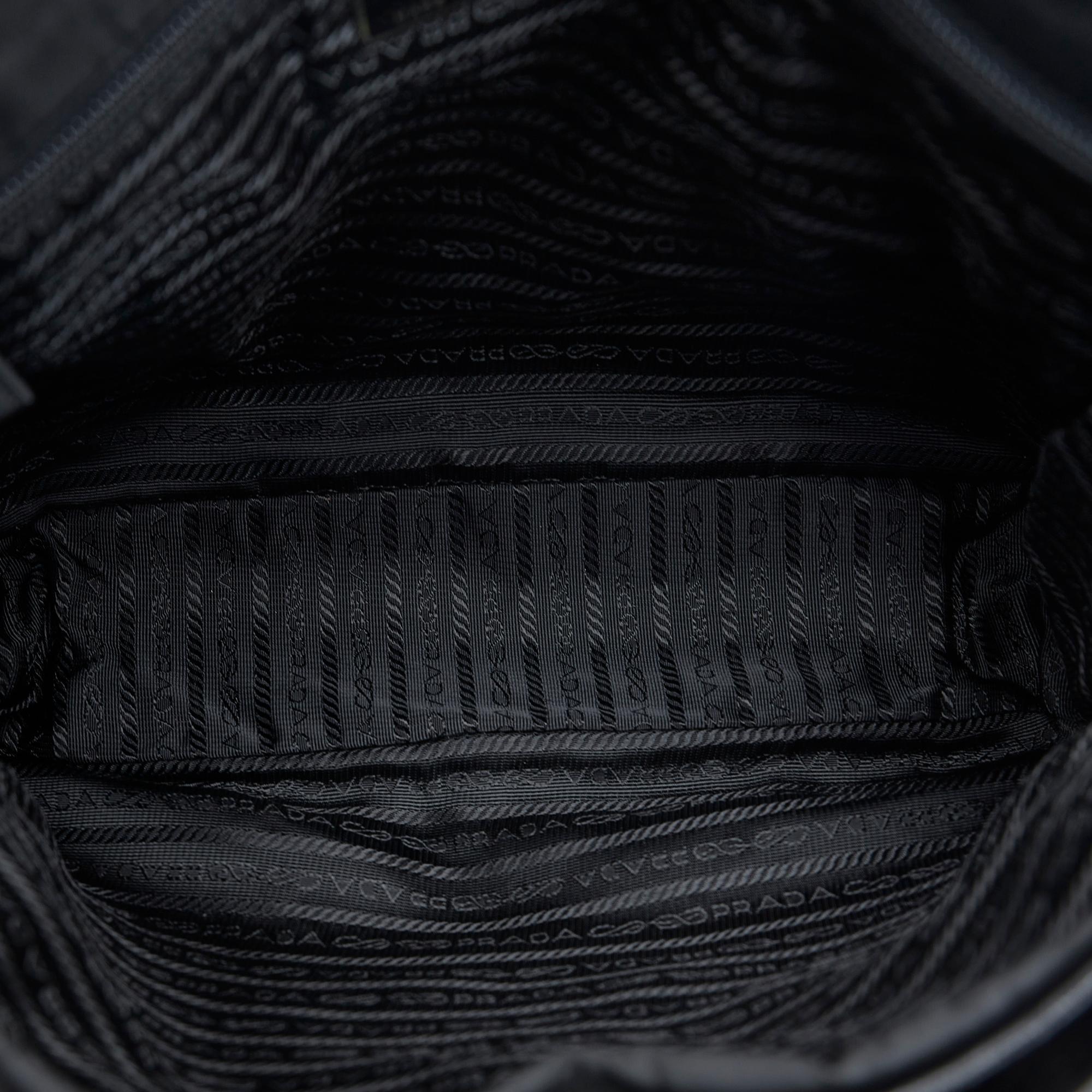 Prada Tessuto Crossbody (SHG-IUsqIR)