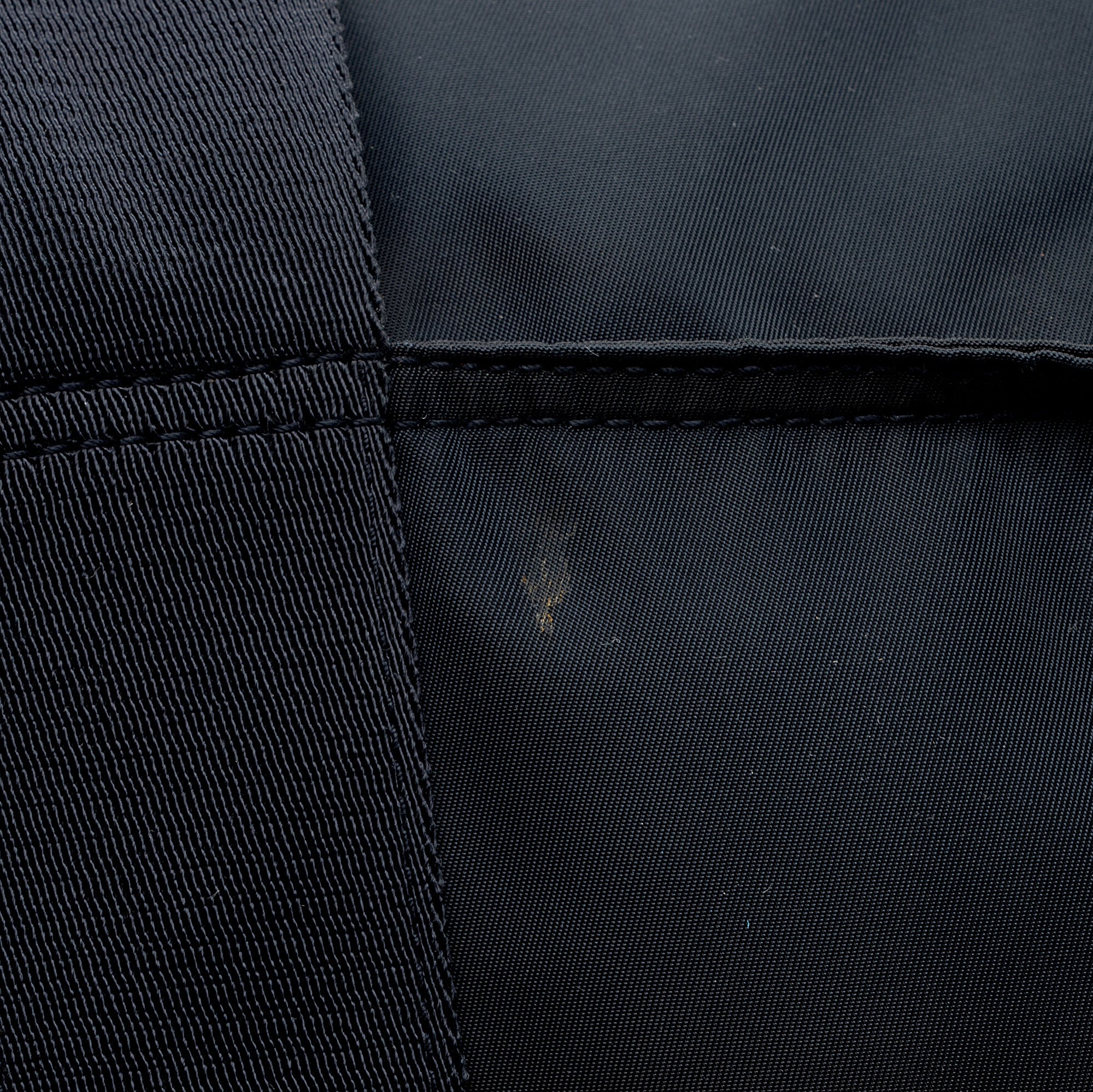 Prada Tessuto Vertical Duffle Bag (SHF-2Gs5Cd)