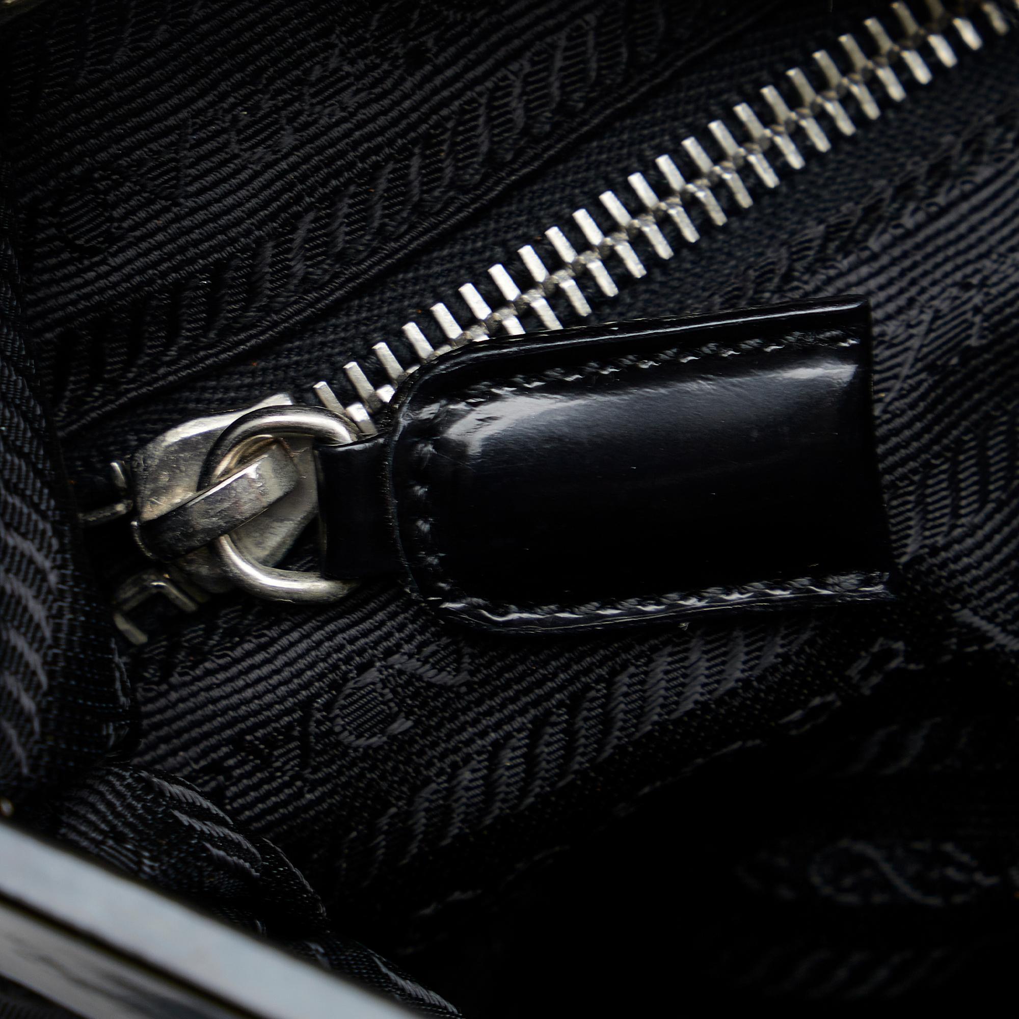 Prada Tessuto Handbag (SHG-LseSom)