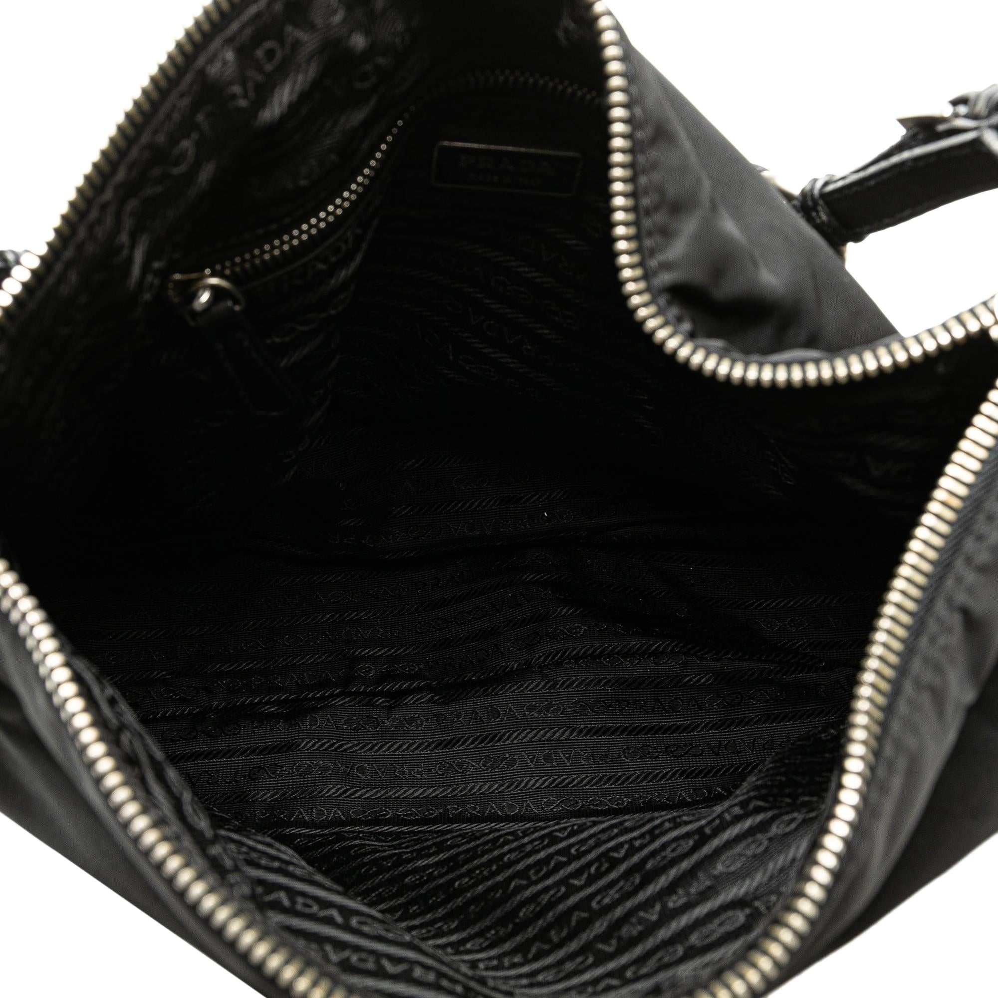 Prada Tessuto Hobo (SHG-ctB0Uv)