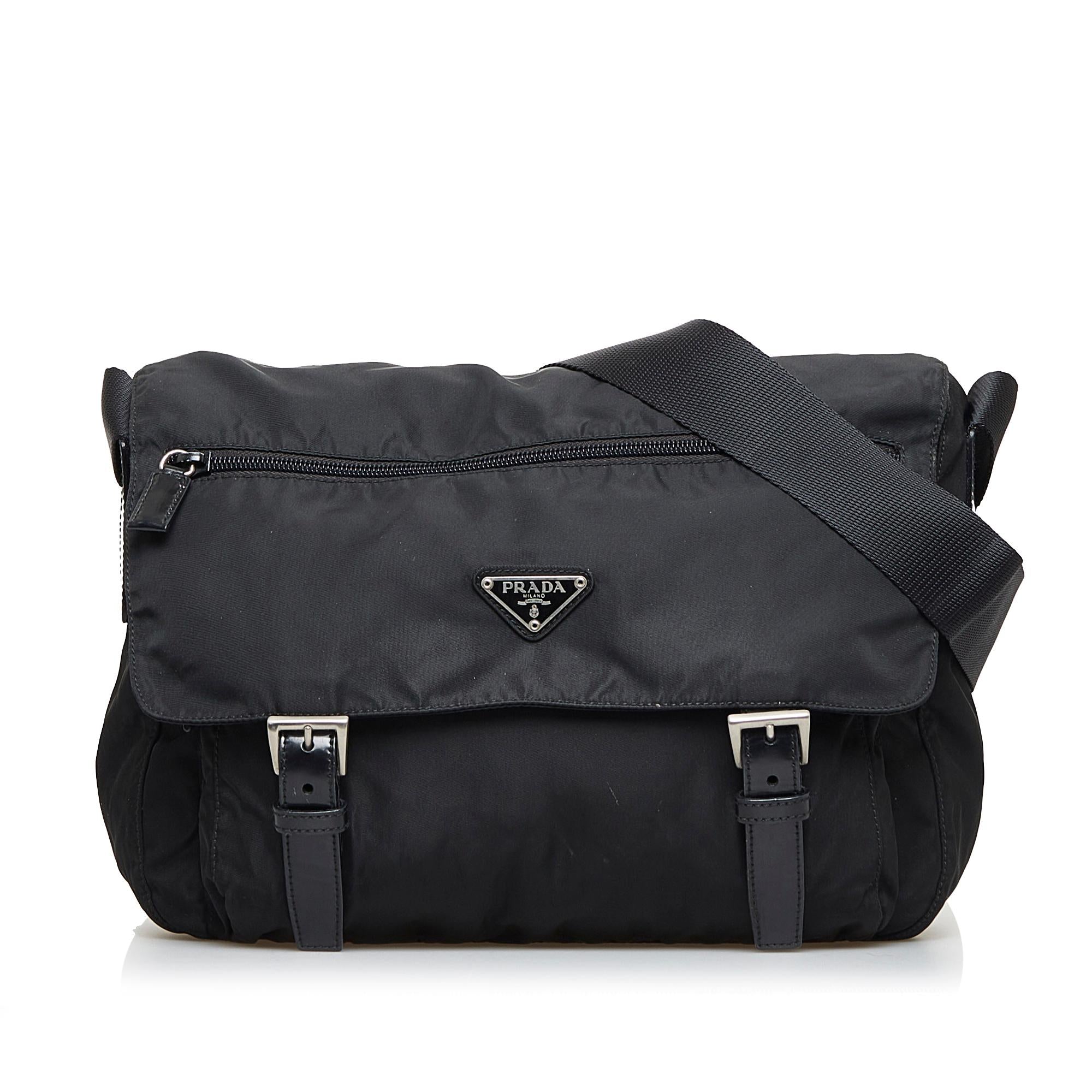 Prada Tessuto Messenger Bag (SHG-OGnAWK)