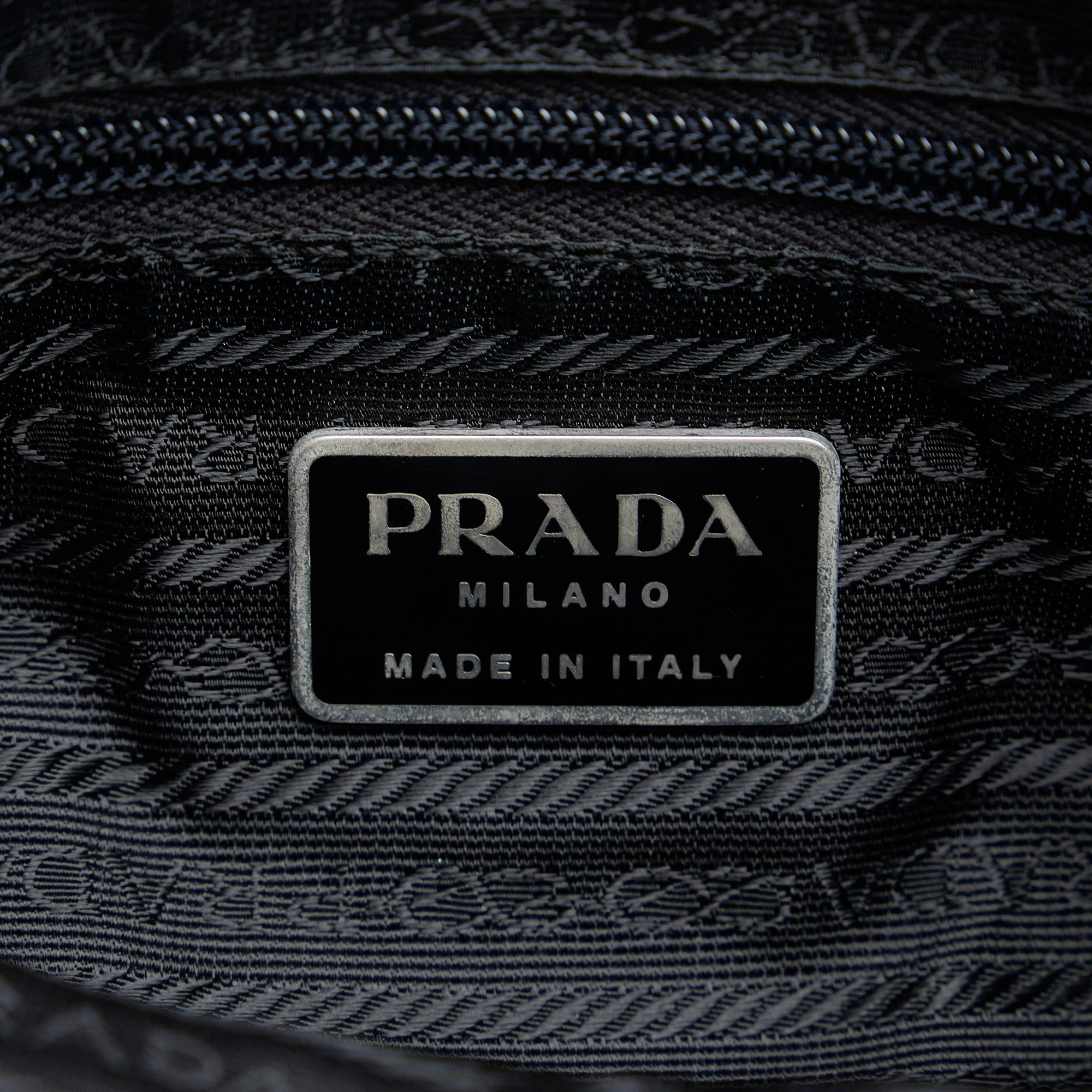 Prada Tessuto Messenger Bag (SHG-OGnAWK)
