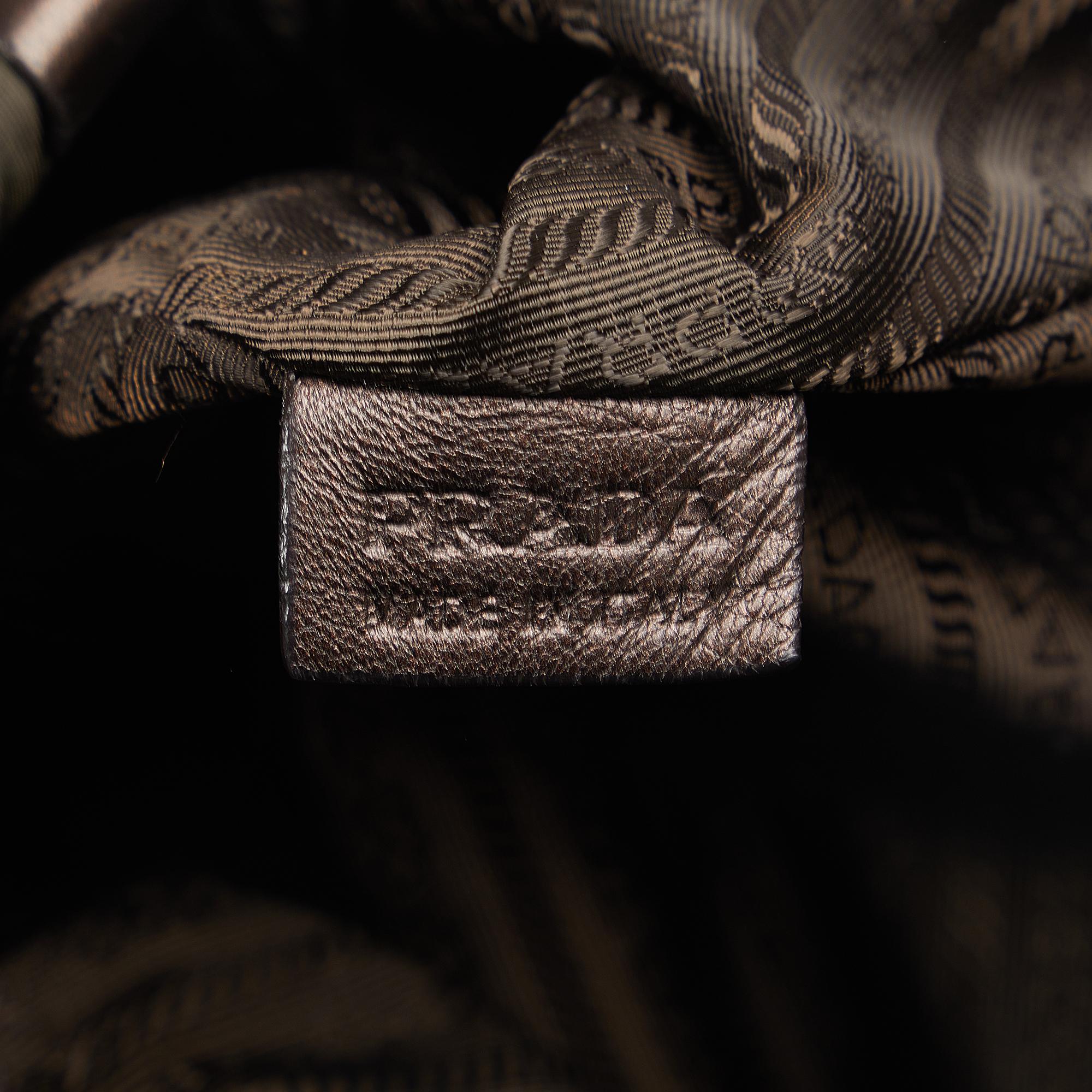 Prada Tessuto Nappa Waves Tote (SHG-zw4bxu)