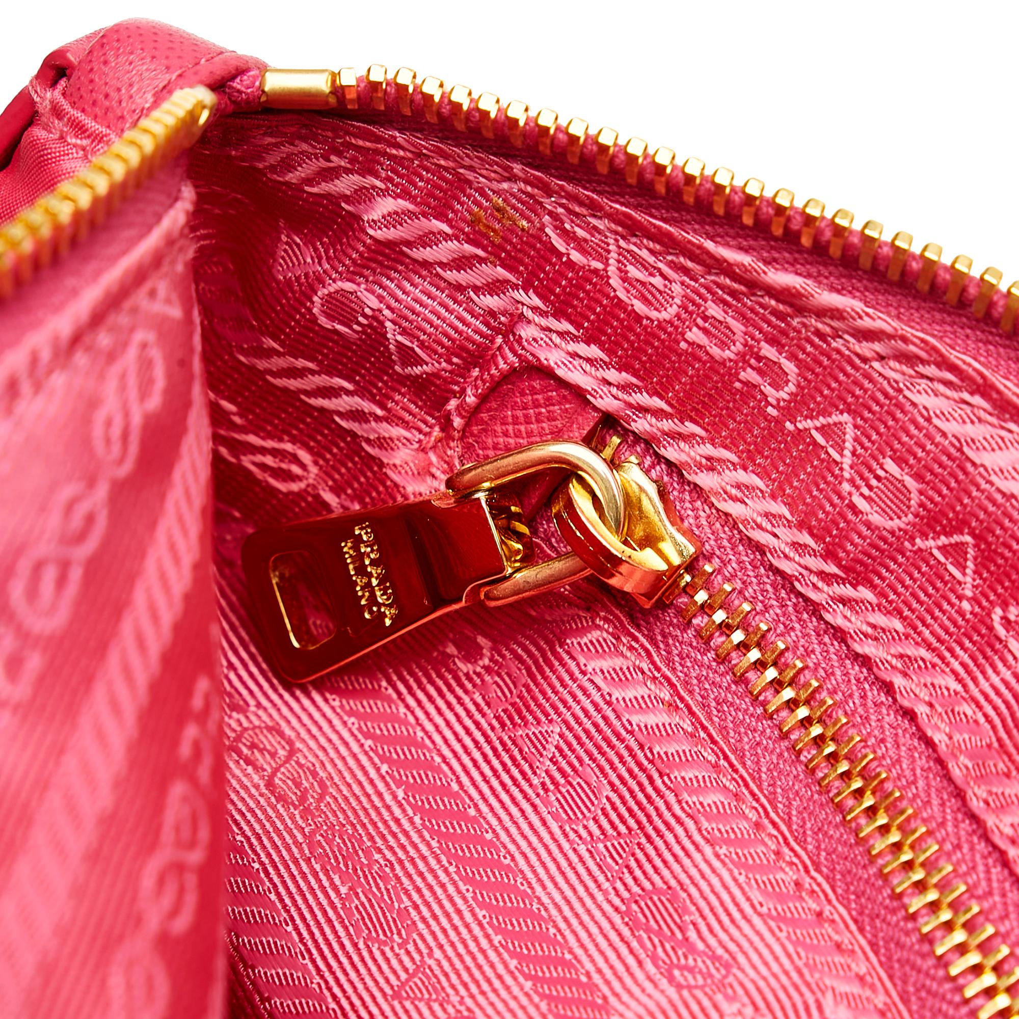 Prada Tessuto Pouch (SHG-8OFE5I)