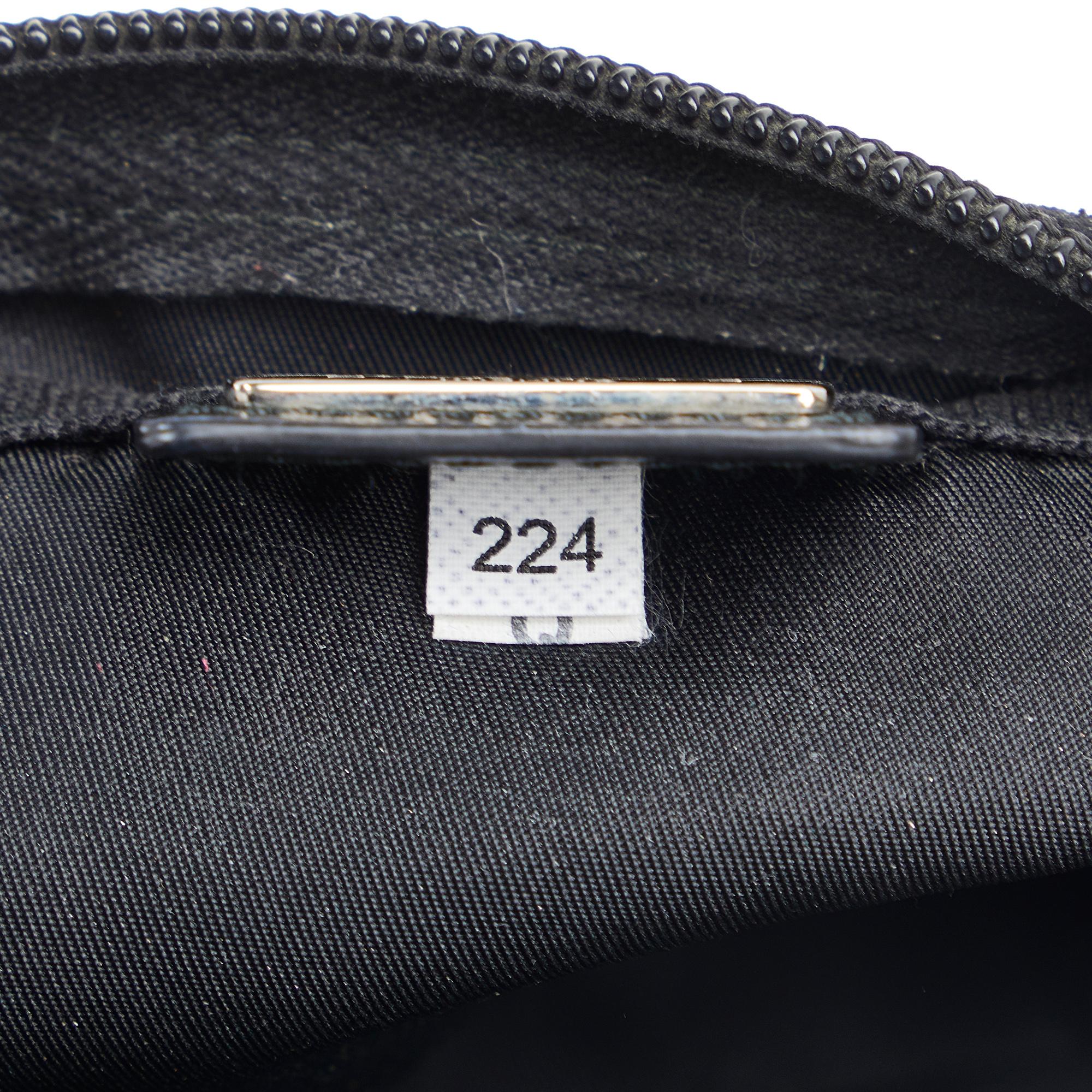 Prada Tessuto Pouch (SHG-aZbP16)